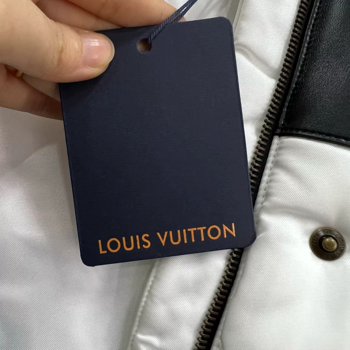 Louis Vuitton Louis Vuitton Monogram Hood Contrast Padded Vest 32 Size XXS / US 00 / IT 34 - 5 Thumbnail