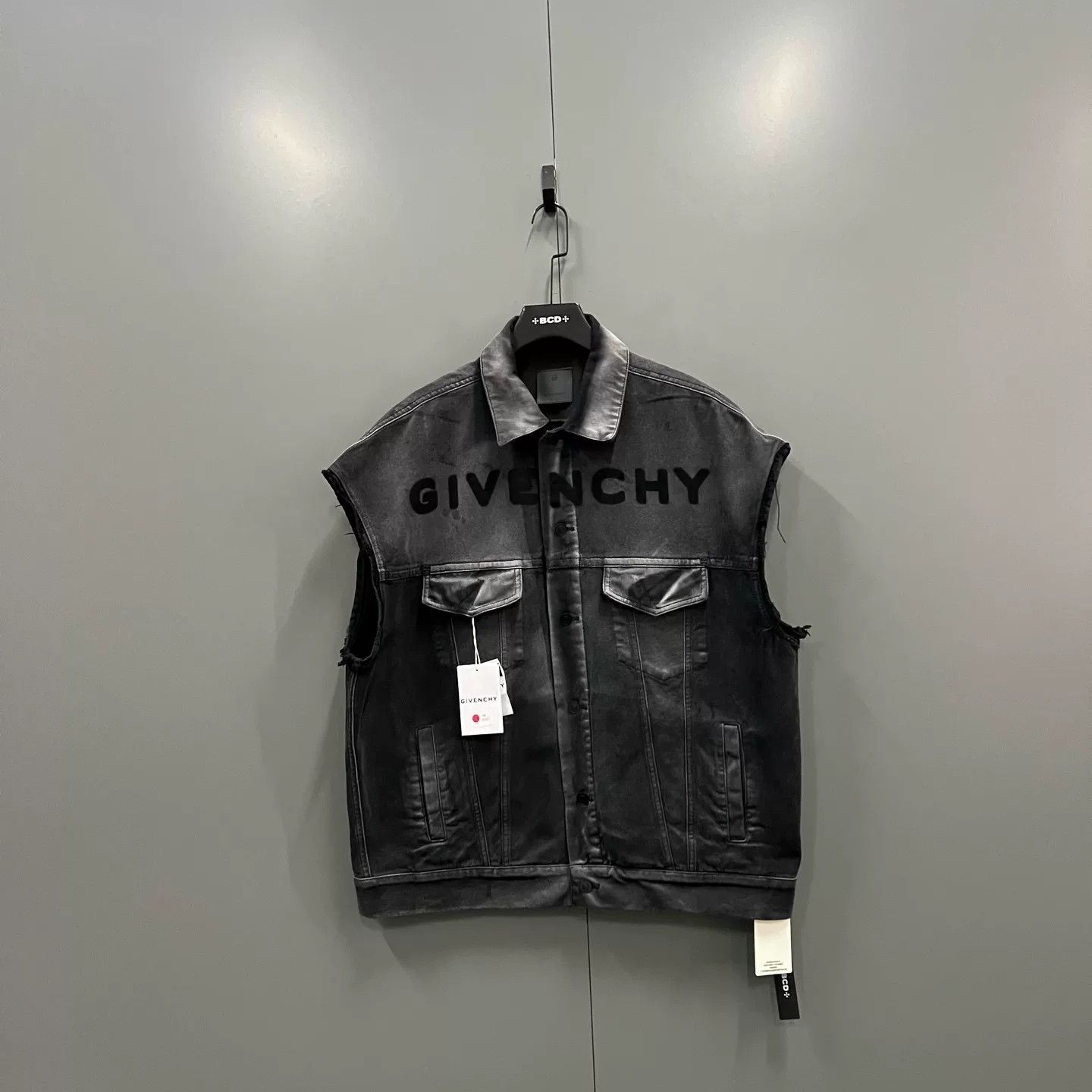 Givenchy Givenchy Logo Embroidered Denim Vest XL Size US XL / EU 56 / 4 - 2 Thumbnail