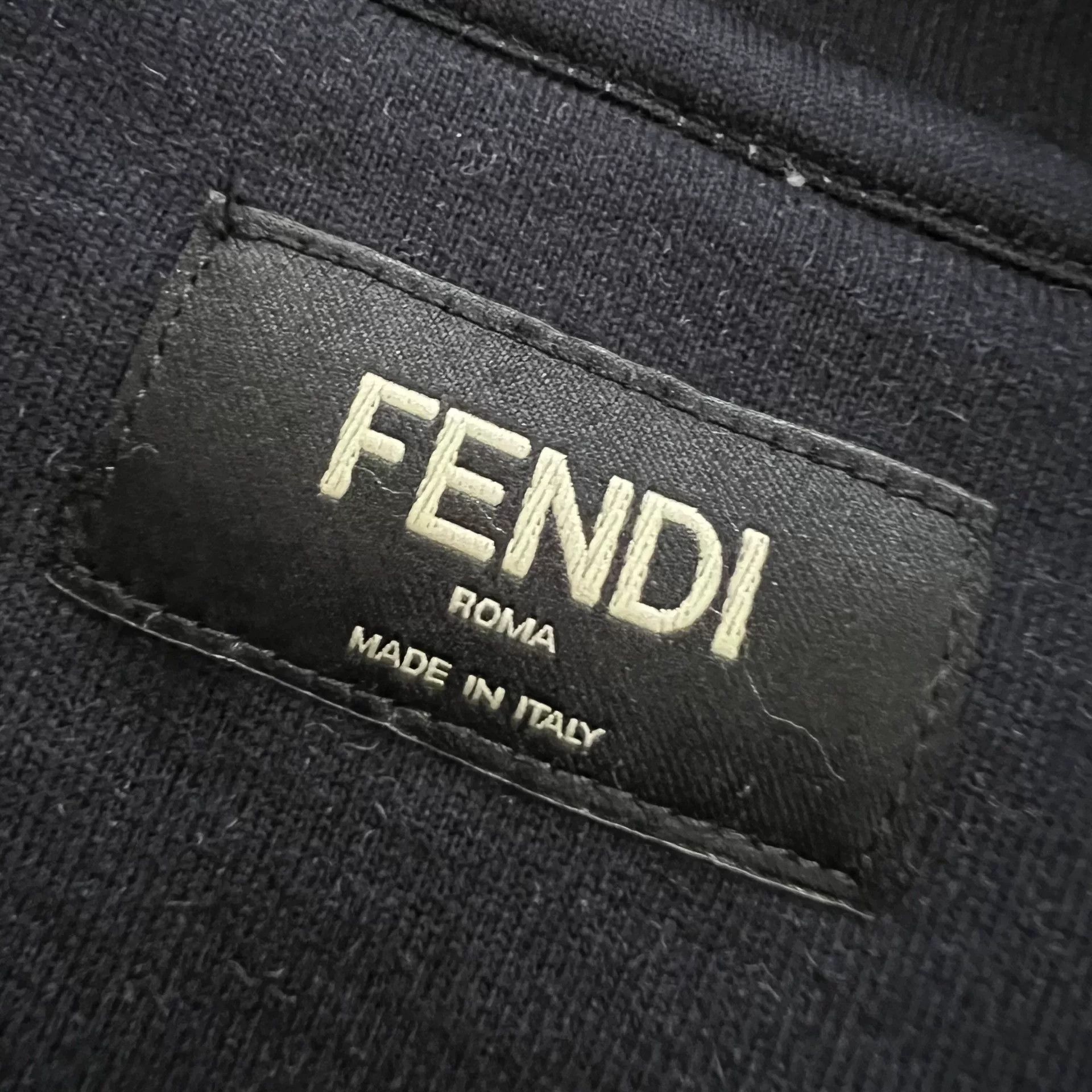 Fendi Fendi Gradient Ink-Wash Crewneck Sweatshirt S Size US S / EU 44-46 / 1 - 4 Thumbnail