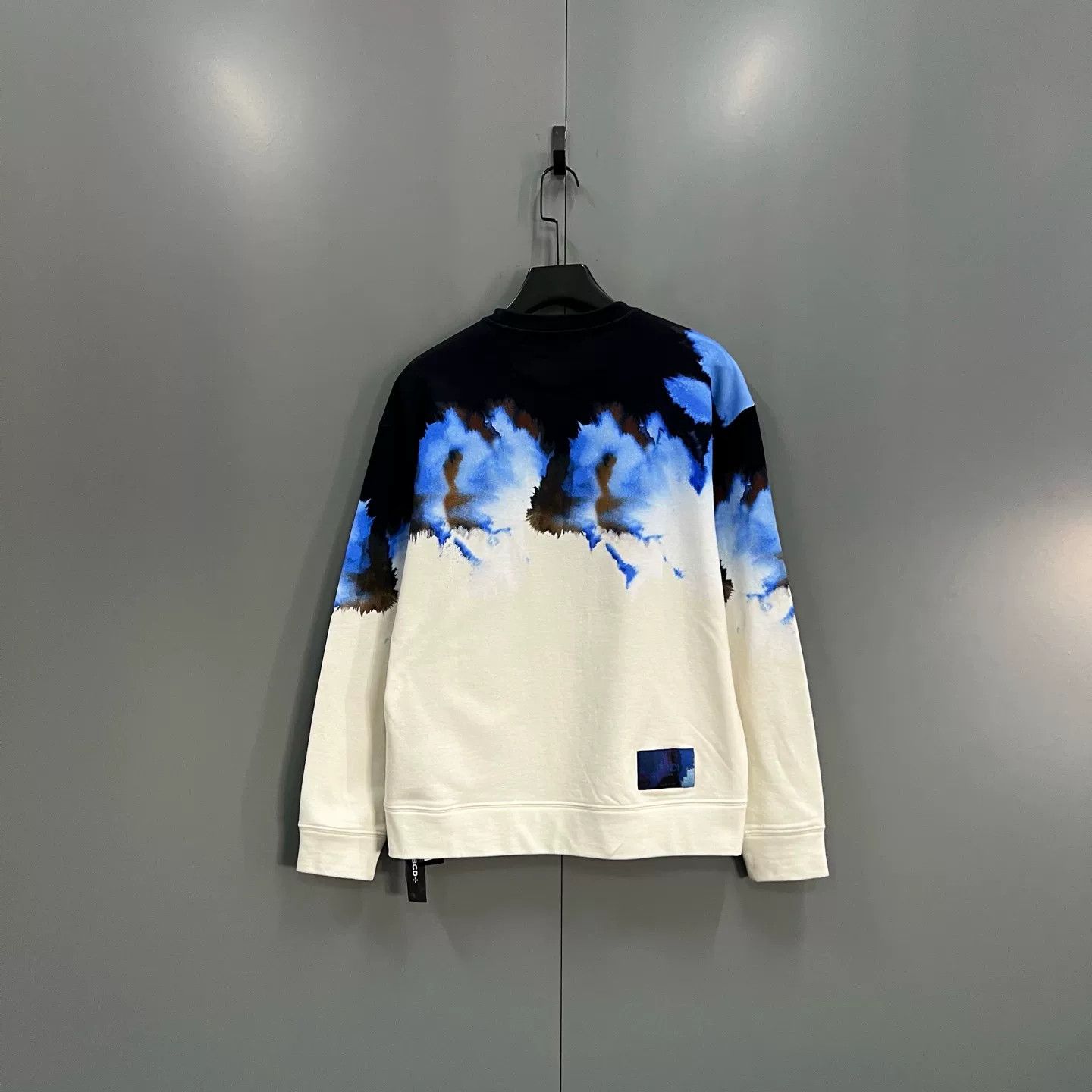 Fendi Fendi Gradient Ink-Wash Crewneck Sweatshirt S Size US S / EU 44-46 / 1 - 3 Thumbnail