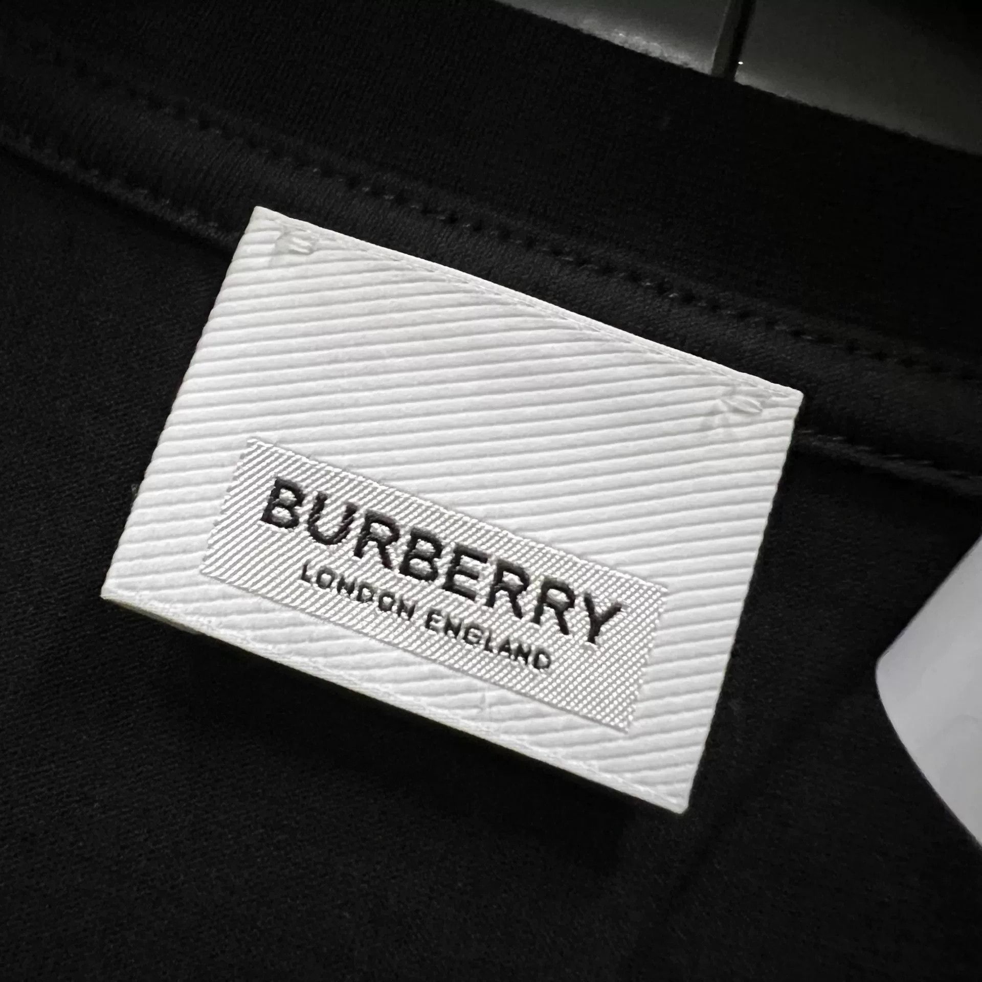 Burberry Burberry Oak Leaf Crest Logo T-Shirt XXS Size US XXS / EU 40 - 4 Thumbnail