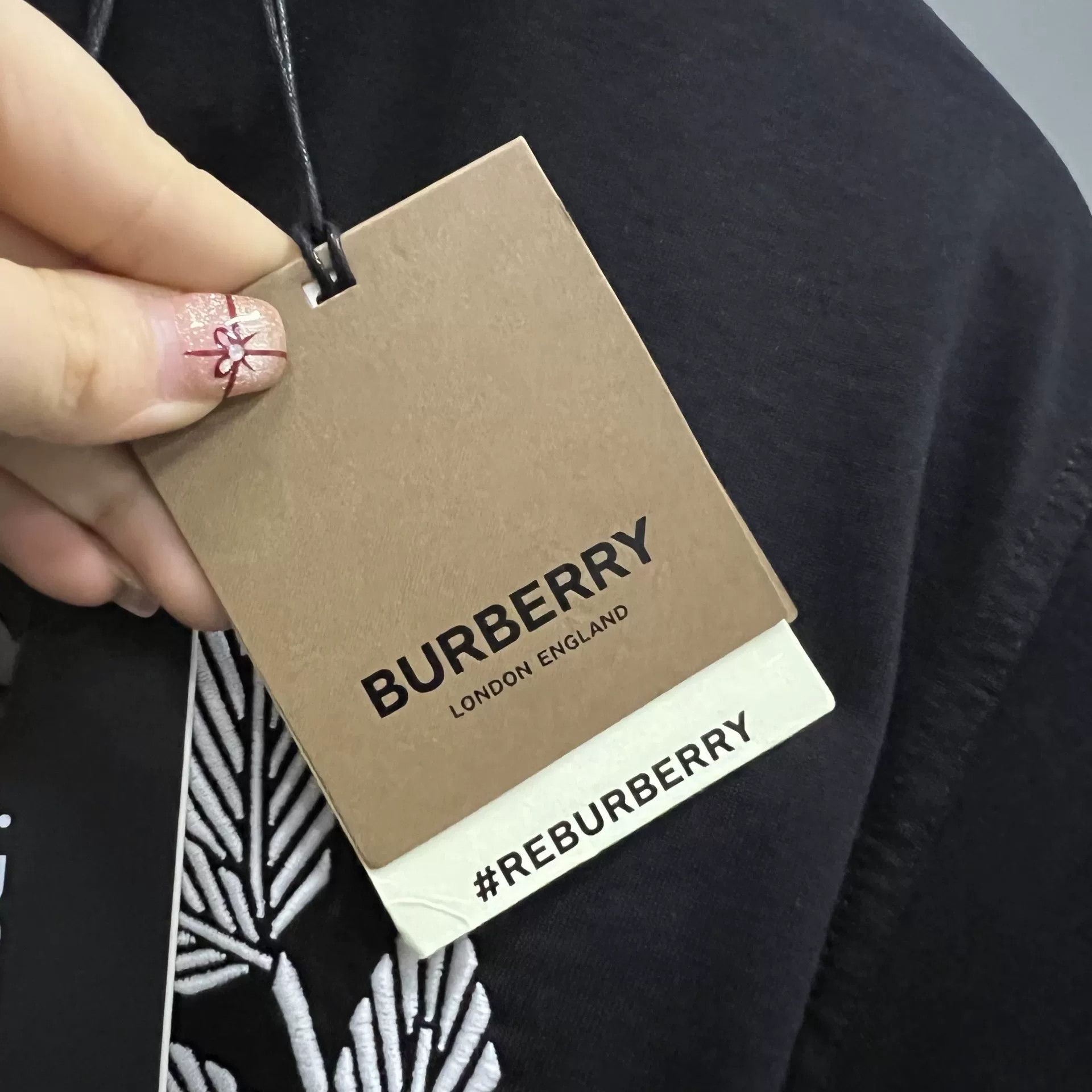 Burberry Burberry Oak Leaf Crest Logo T-Shirt XXS Size US XXS / EU 40 - 6 Thumbnail
