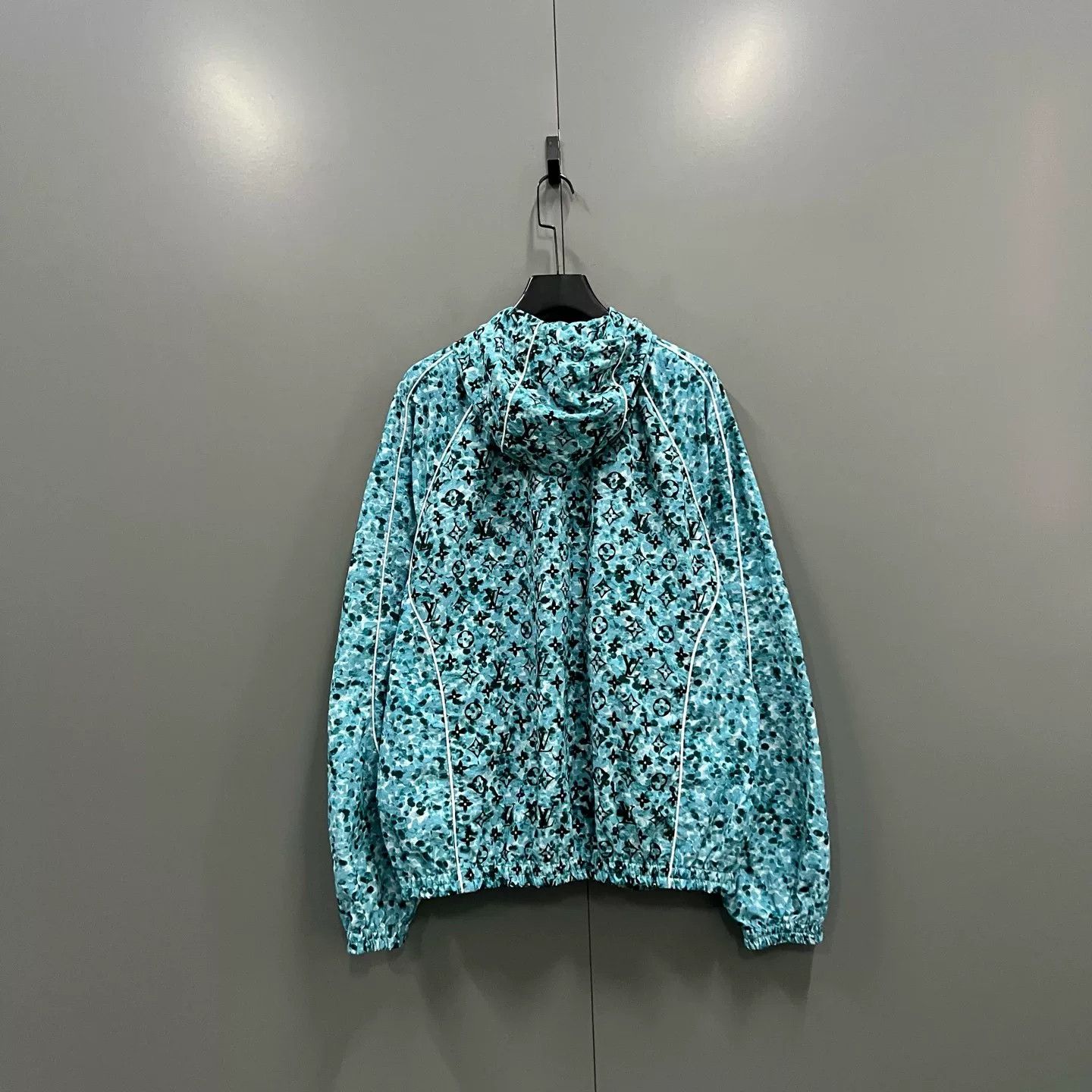Louis Vuitton Louis Vuitton Monogram Hooded Jacket Size EU 52 Size US L / EU 52-54 / 3 - 3 Thumbnail