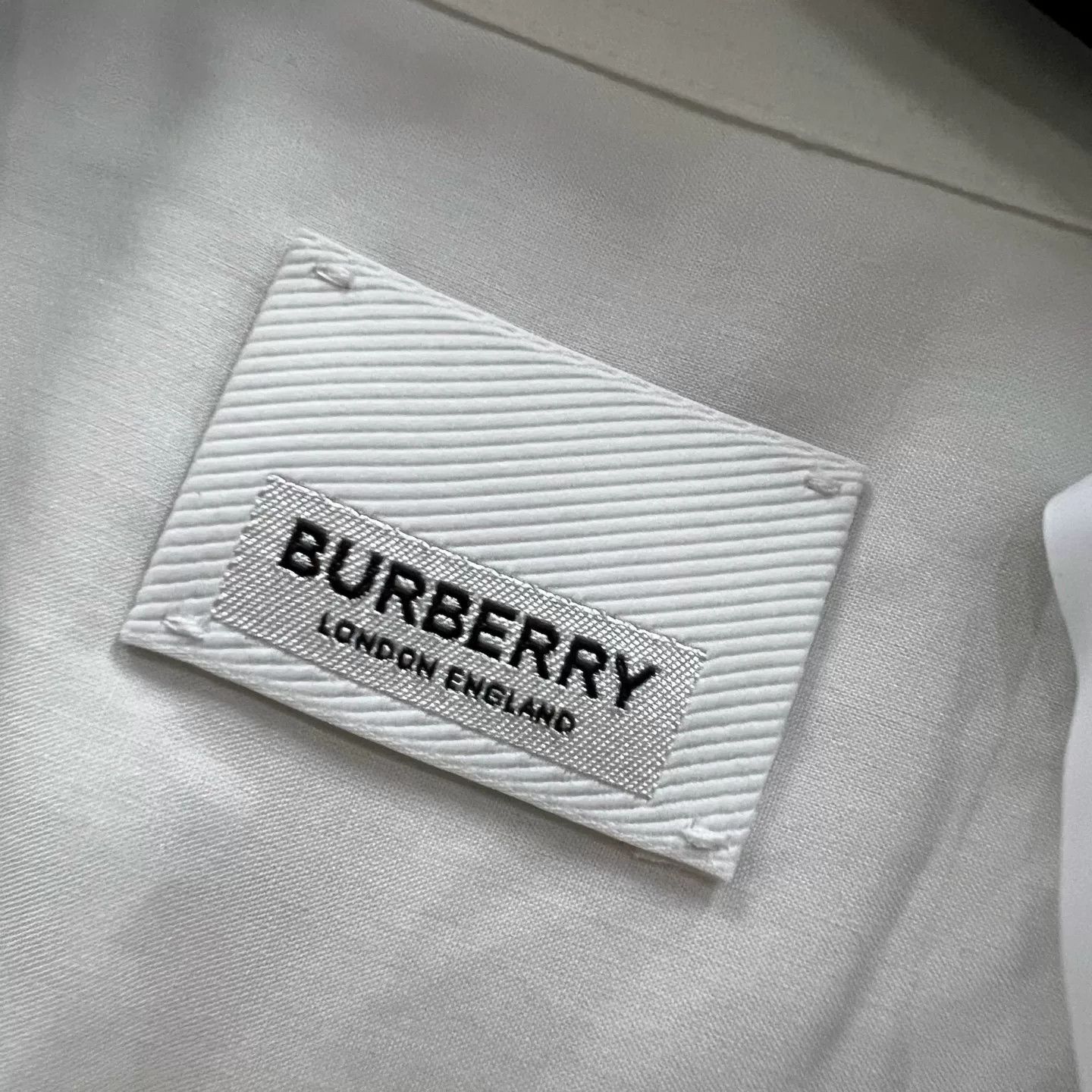 Burberry Burberry Cutout Hem Lyocell Shirt S Size US S / EU 44-46 / 1 - 4 Thumbnail