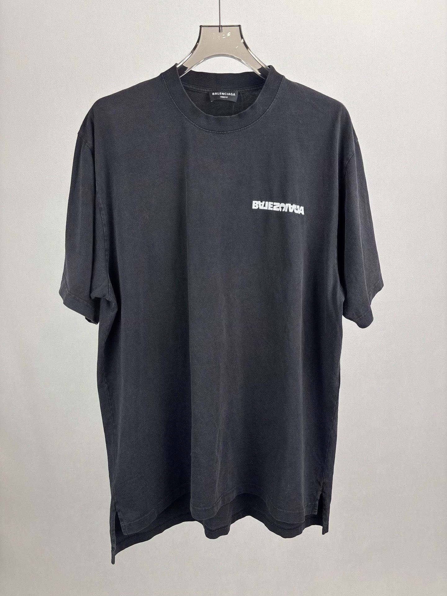 Balenciaga Balenciaga Washed Inverted Logo T-Shirt Size 3 Size US L / EU 52-54 / 3 - 2 Thumbnail