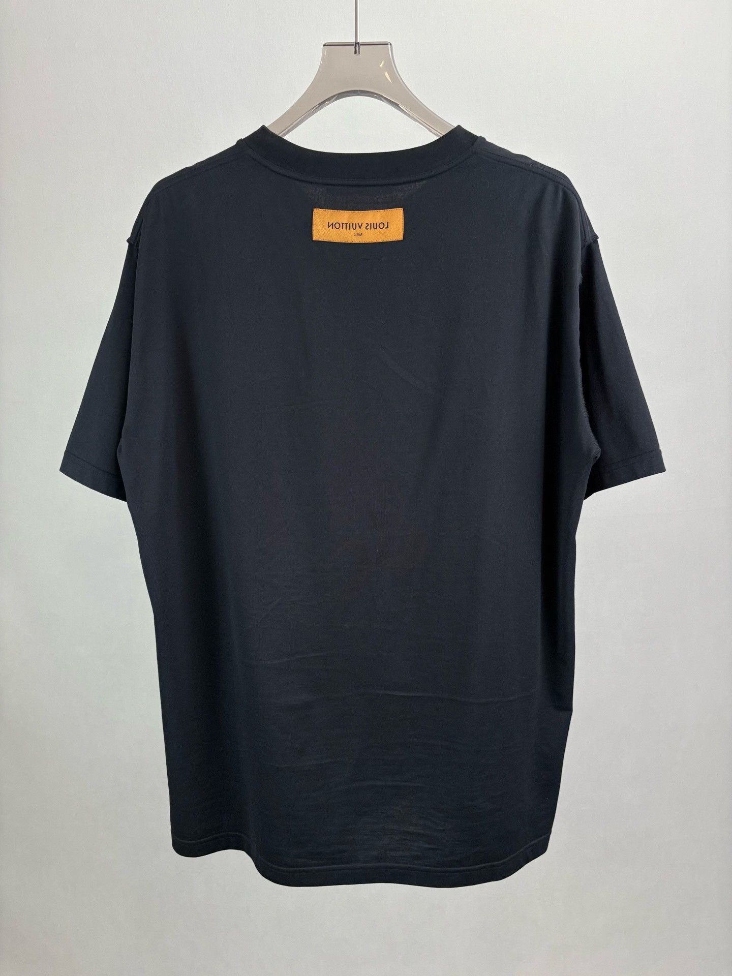 Louis Vuitton Louis Vuitton Embossed LV Logo T-Shirt XXL Size US XXL / EU 58 / 5 - 3 Thumbnail