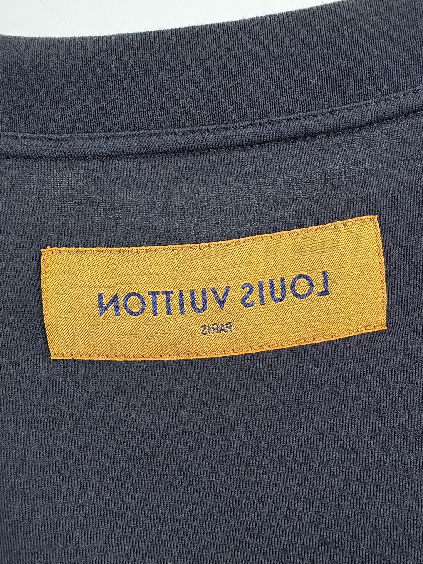 Louis Vuitton Louis Vuitton Embossed LV Logo T-Shirt XXL Size US XXL / EU 58 / 5 - 5 Thumbnail