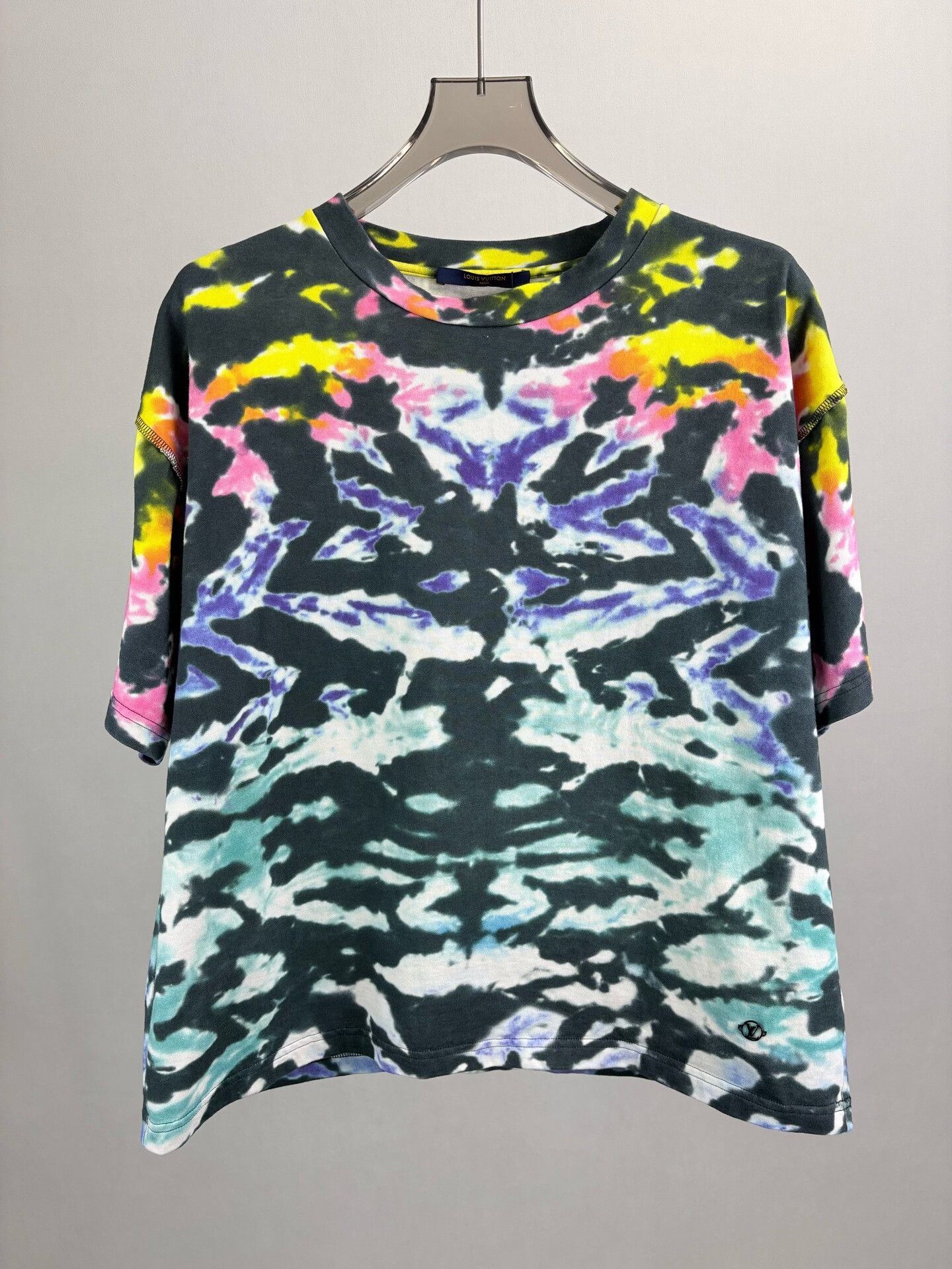 Louis Vuitton Louis Vuitton Tie-Dye Short Sleeve T-Shirt Size L Size US L / EU 52-54 / 3 - 2 Thumbnail