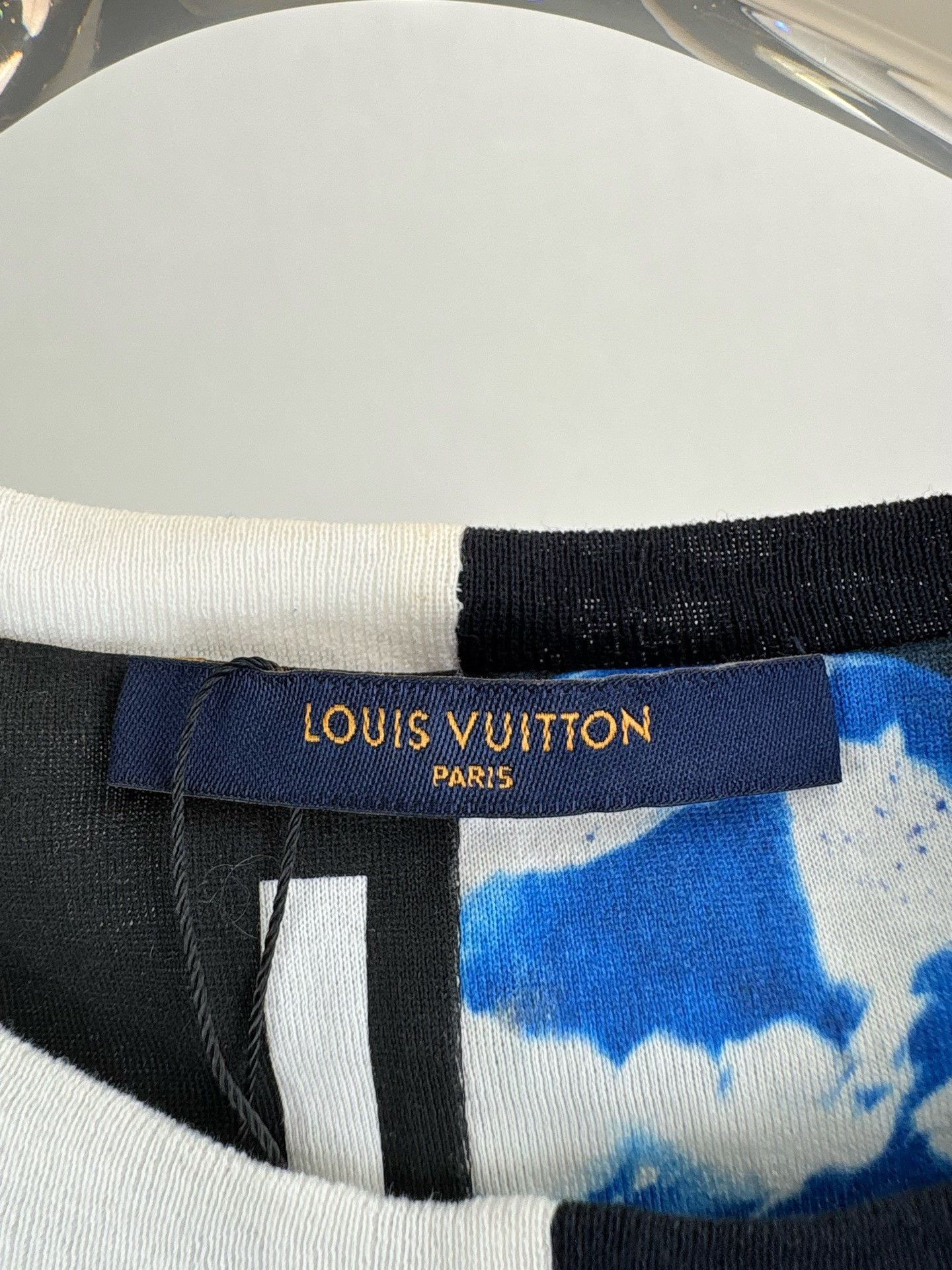 Louis Vuitton Louis Vuitton Planet Print Split T-Shirt XL Size US XL / EU 56 / 4 - 4 Thumbnail