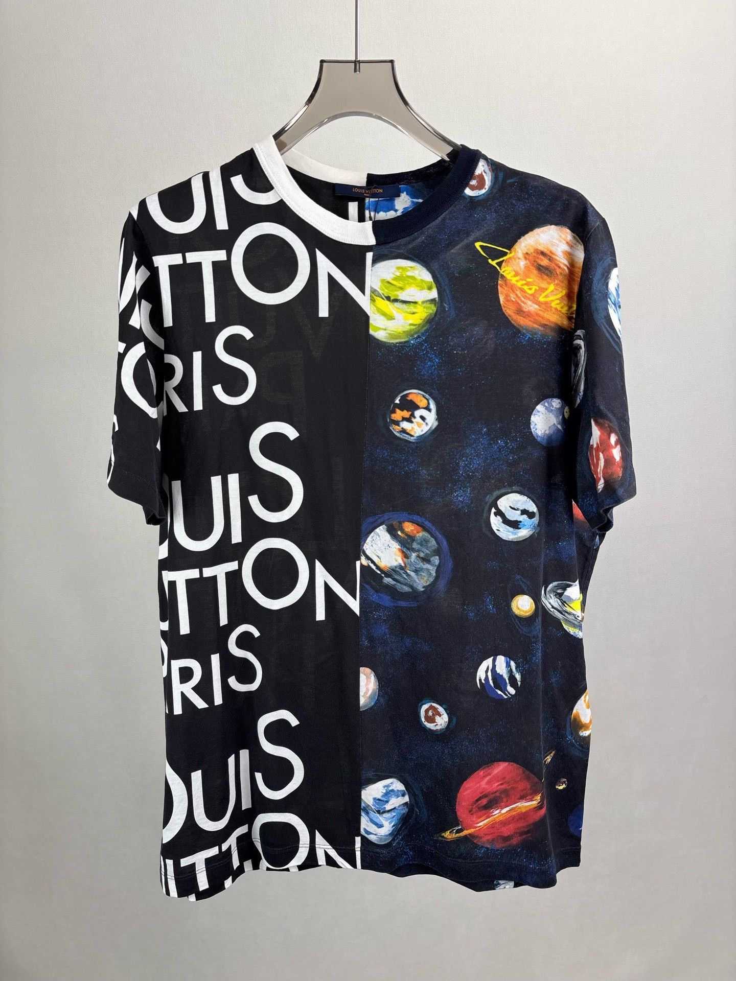 Louis Vuitton Louis Vuitton Planet Print Split T-Shirt XL Size US XL / EU 56 / 4 - 2 Thumbnail