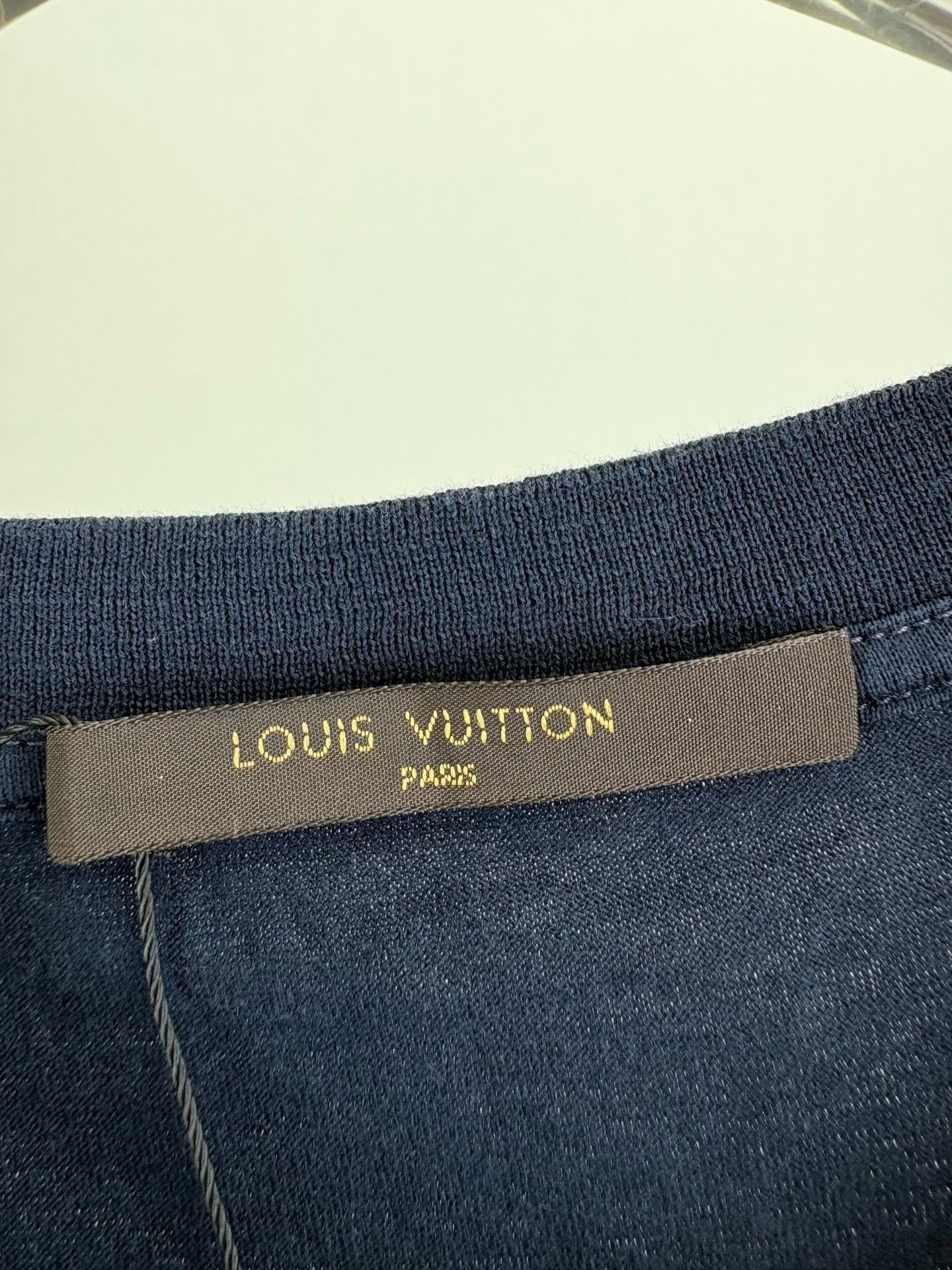 Louis Vuitton Louis Vuitton Embroidered Logo T-Shirt XL Size US XL / EU 56 / 4 - 5 Thumbnail