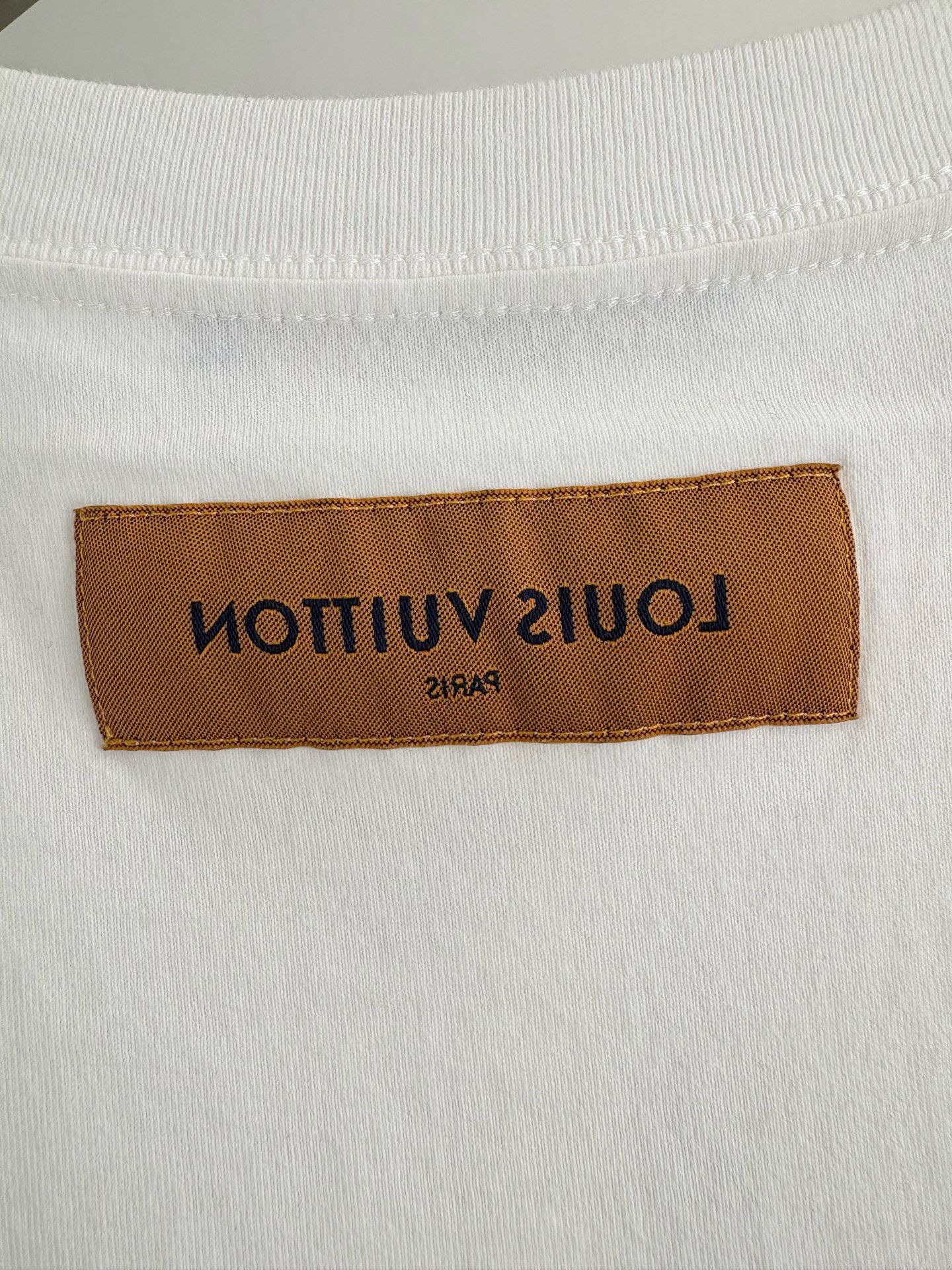 Louis Vuitton Louis Vuitton Room Graphic Graffiti T-Shirt XL Size US XL / EU 56 / 4 - 5 Thumbnail