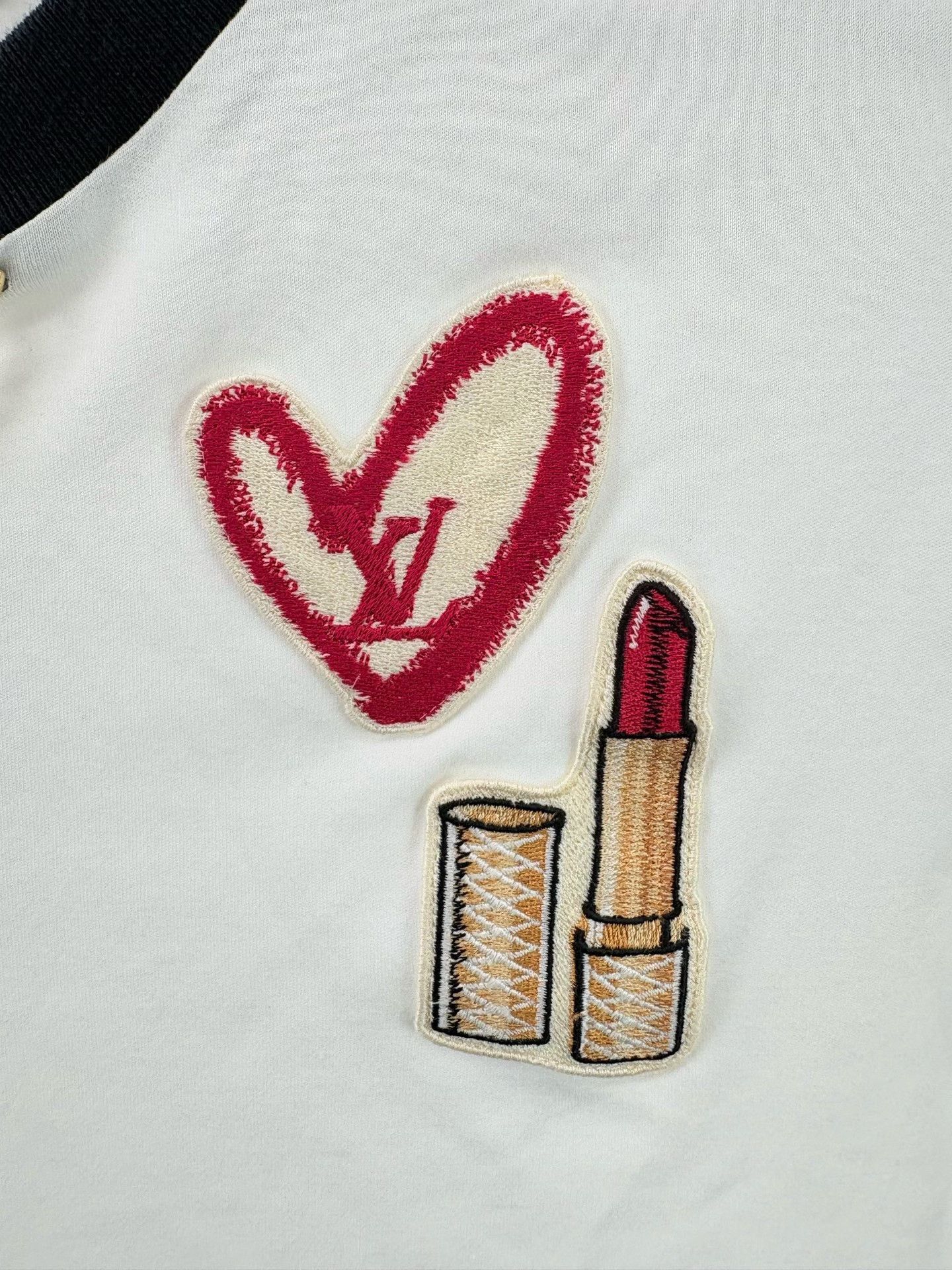 Louis Vuitton Louis Vuitton Heart Lipstick Patch T-Shirt XS Size XS / US 0-2 / IT 36-38 - 5 Thumbnail