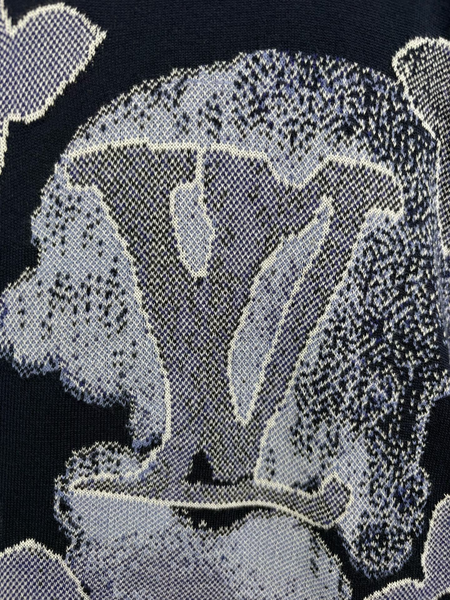 Louis Vuitton Louis Vuitton Monogram Rendered Knit T-Shirt XL Size US XL / EU 56 / 4 - 4 Thumbnail