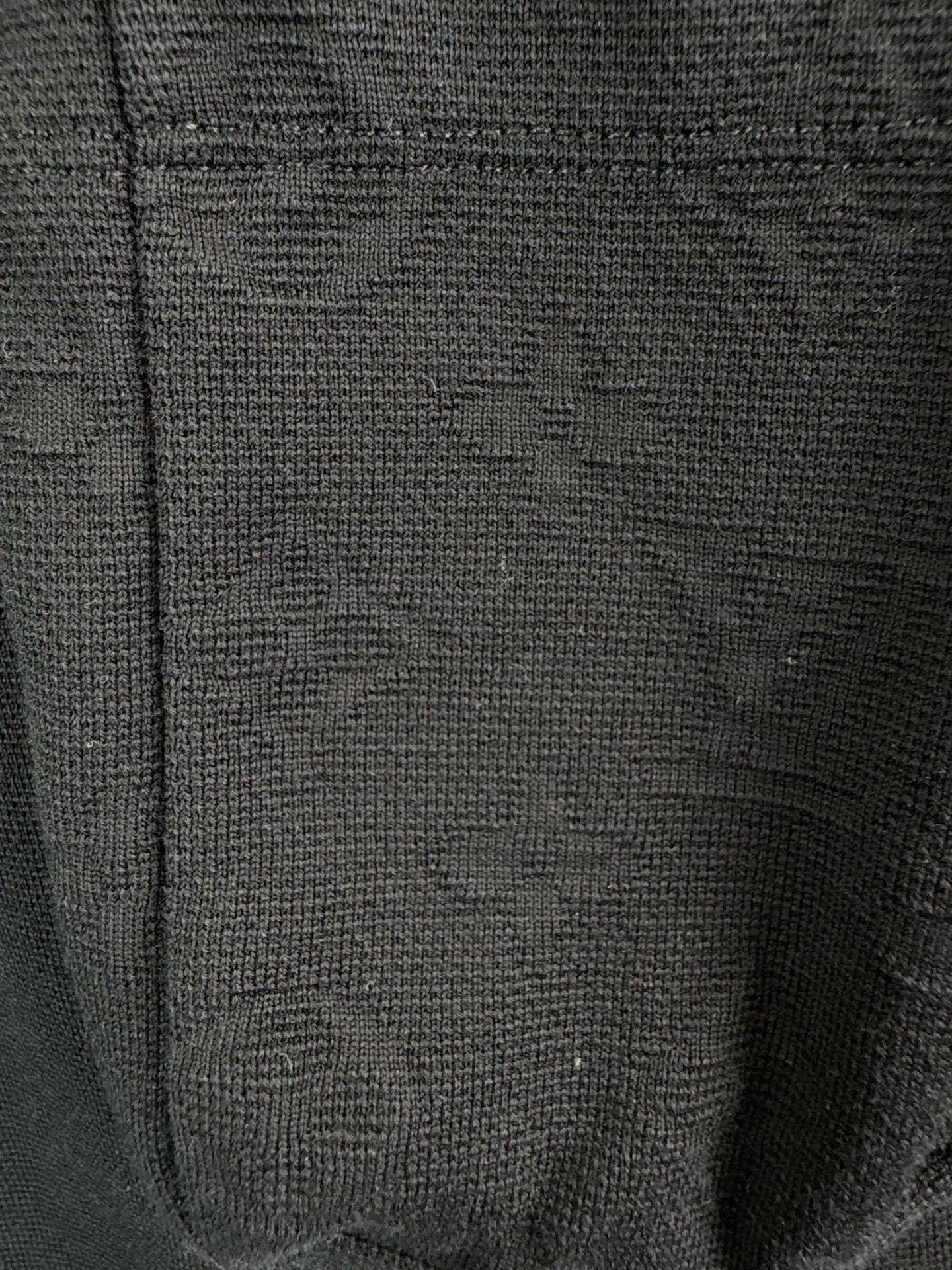 Louis Vuitton Louis Vuitton Half-Zip Logo Polo Shirt XL Size US XL / EU 56 / 4 - 4 Thumbnail