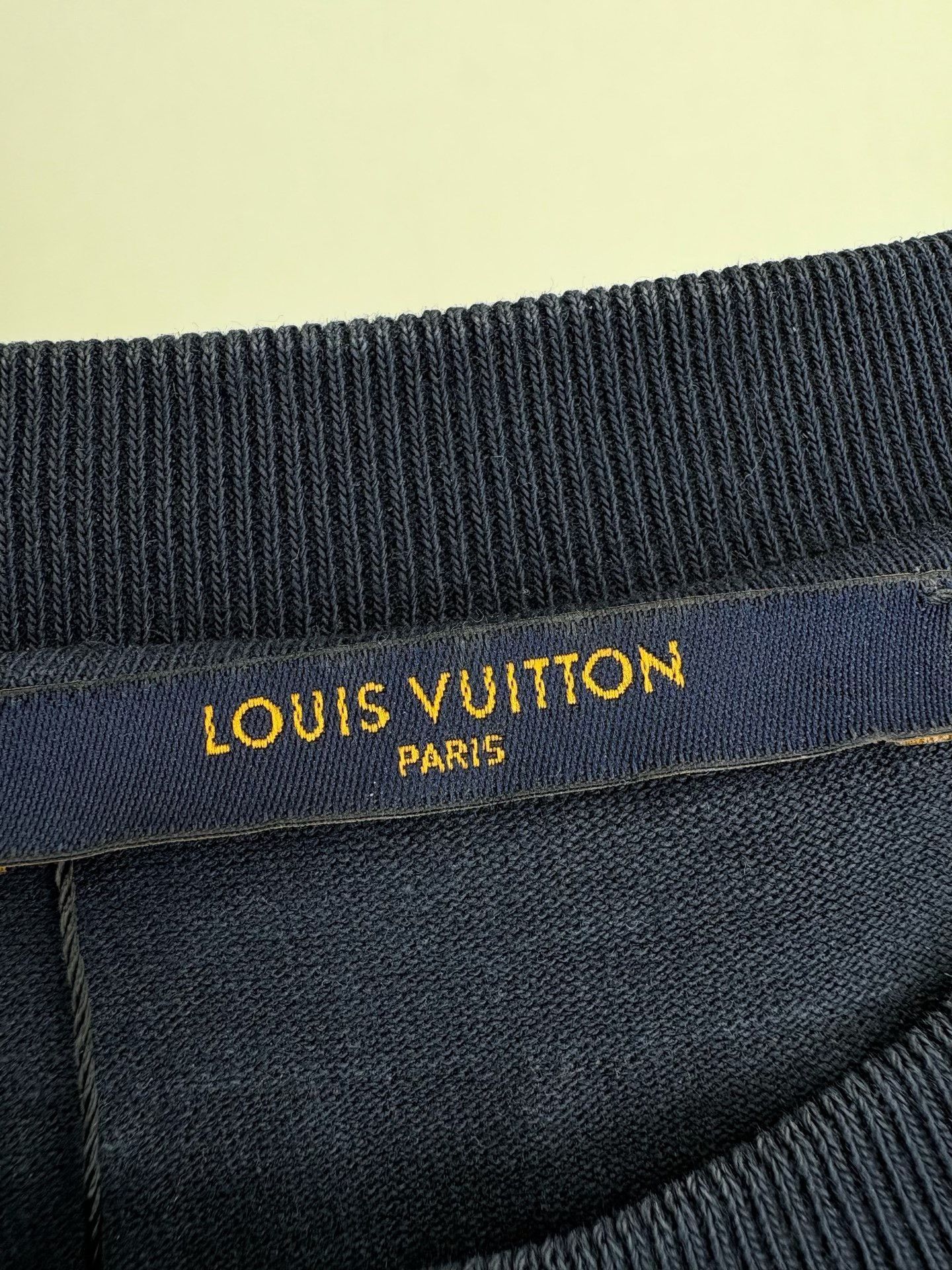 Louis Vuitton Louis Vuitton Back Patch Staples T-Shirt XL Size US XL / EU 56 / 4 - 5 Thumbnail
