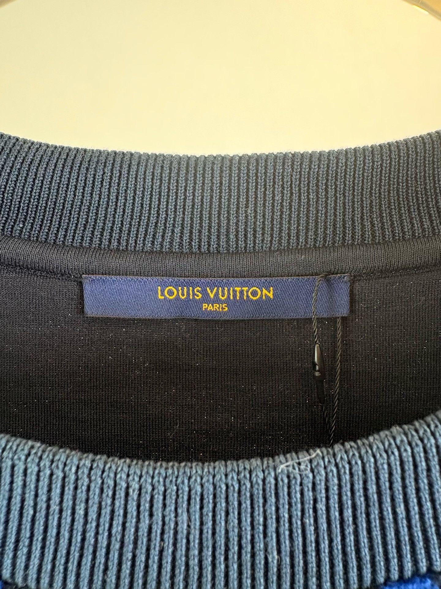 Louis Vuitton Louis Vuitton Gradient Monogram Sweatshirt XL Size US XL / EU 56 / 4 - 4 Thumbnail
