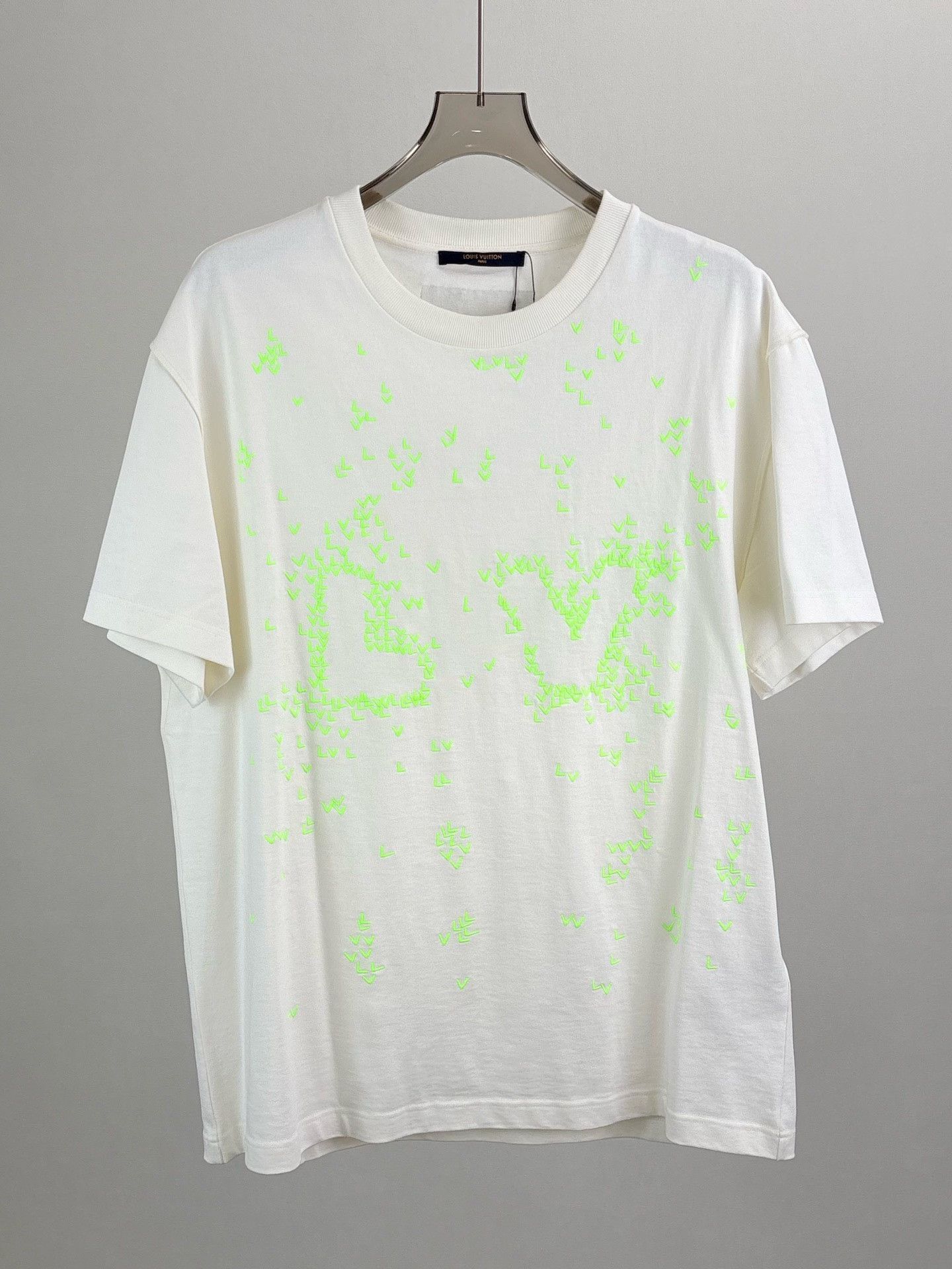 Louis Vuitton Louis Vuitton Embroidered Logo T-Shirt XL Size US XL / EU 56 / 4 - 2 Thumbnail