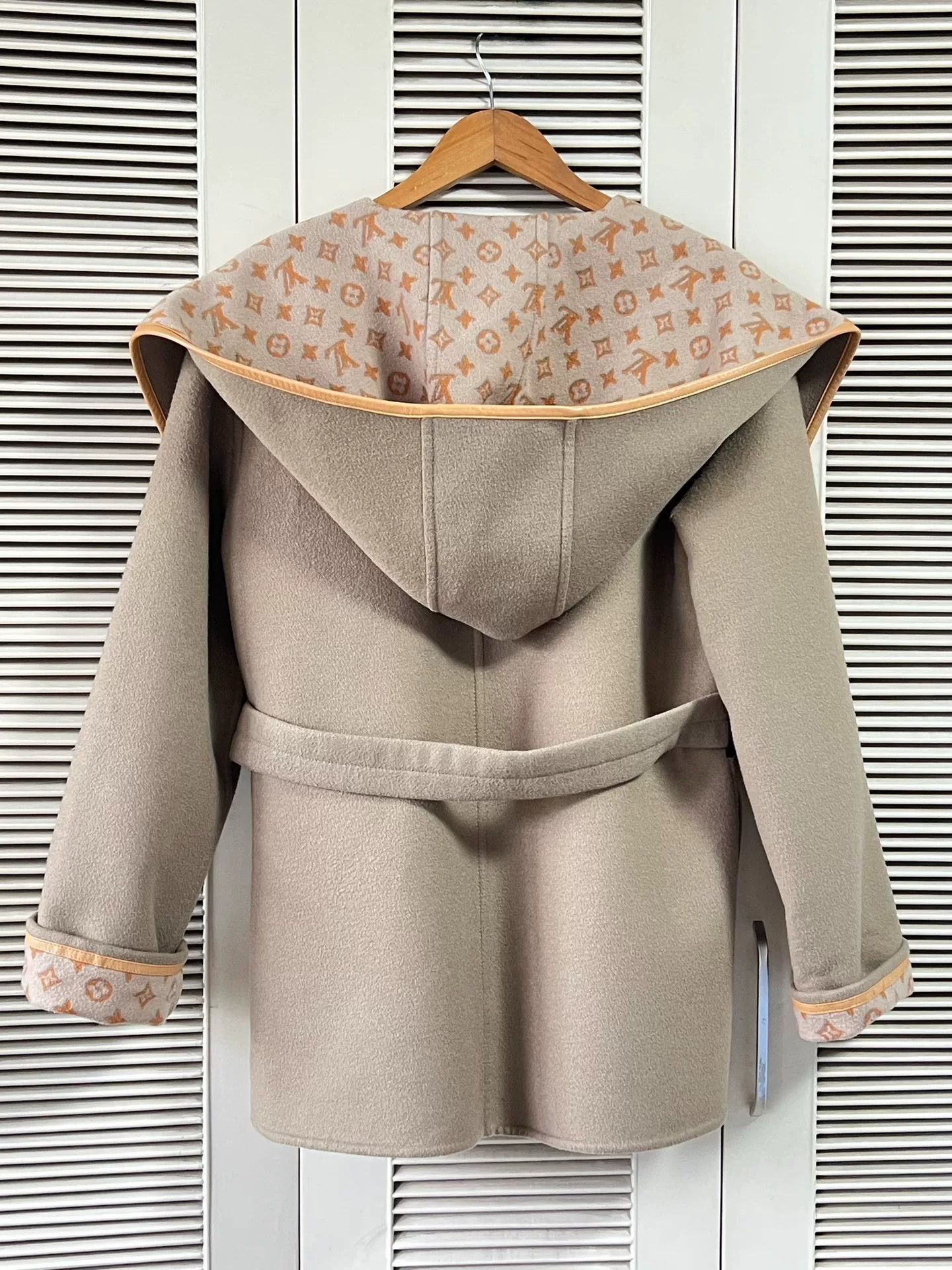 Louis Vuitton Louis Vuitton Monogram Robe Coat Size XS / US 0-2 / IT 36-38 - 2 Thumbnail