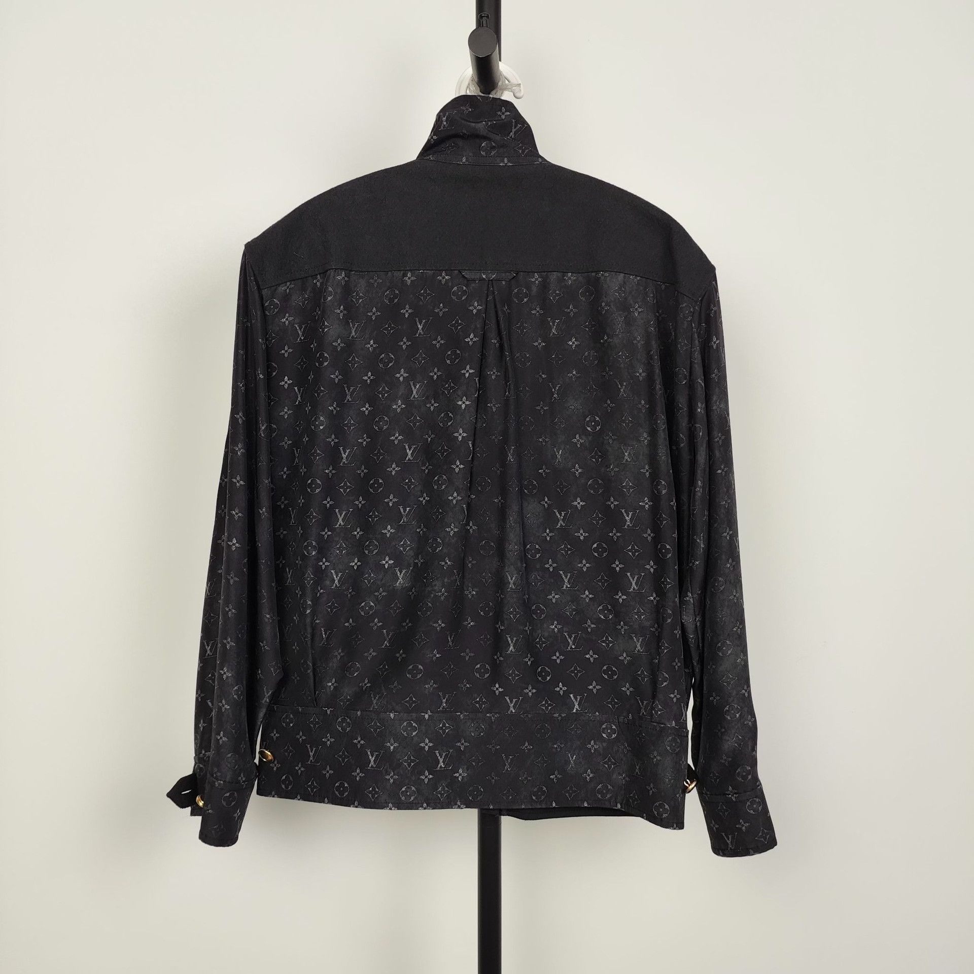 Louis Vuitton Louis Vuitton Cruise Collection Black Jacket Size XXS / US 00 / IT 34 - 2 Thumbnail