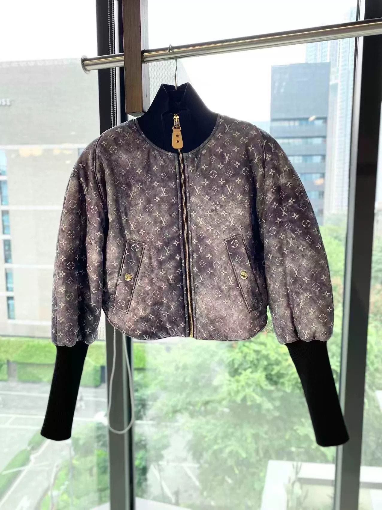 Louis Vuitton Louis Vuitton Monogram Cropped Cotton Jacket Size XS / US 0-2 / IT 36-38 - 2 Thumbnail