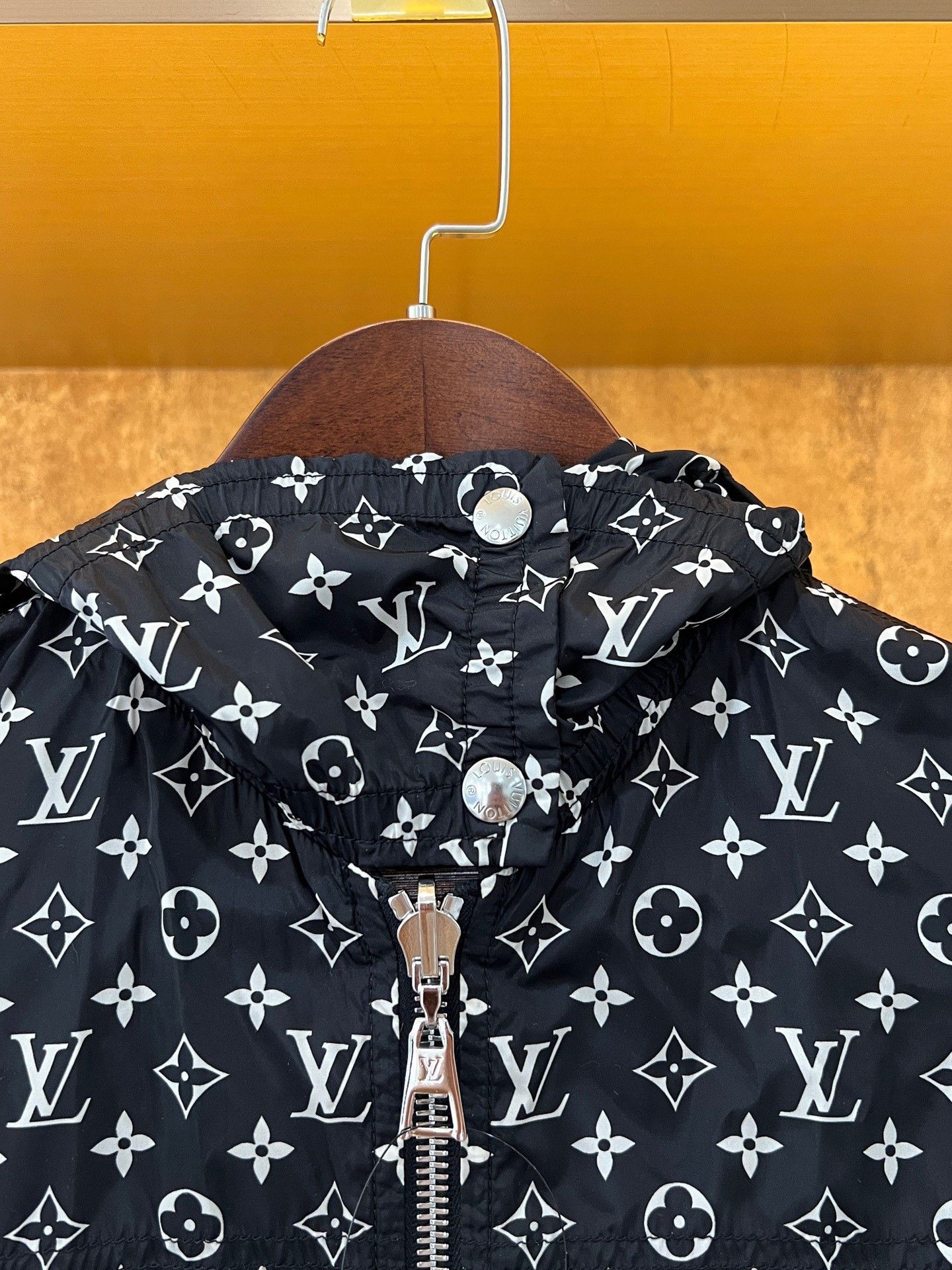 Louis Vuitton Louis Vuitton Black Monogram Cinched Waist Jacket Size XXS / US 00 / IT 34 - 3 Thumbnail