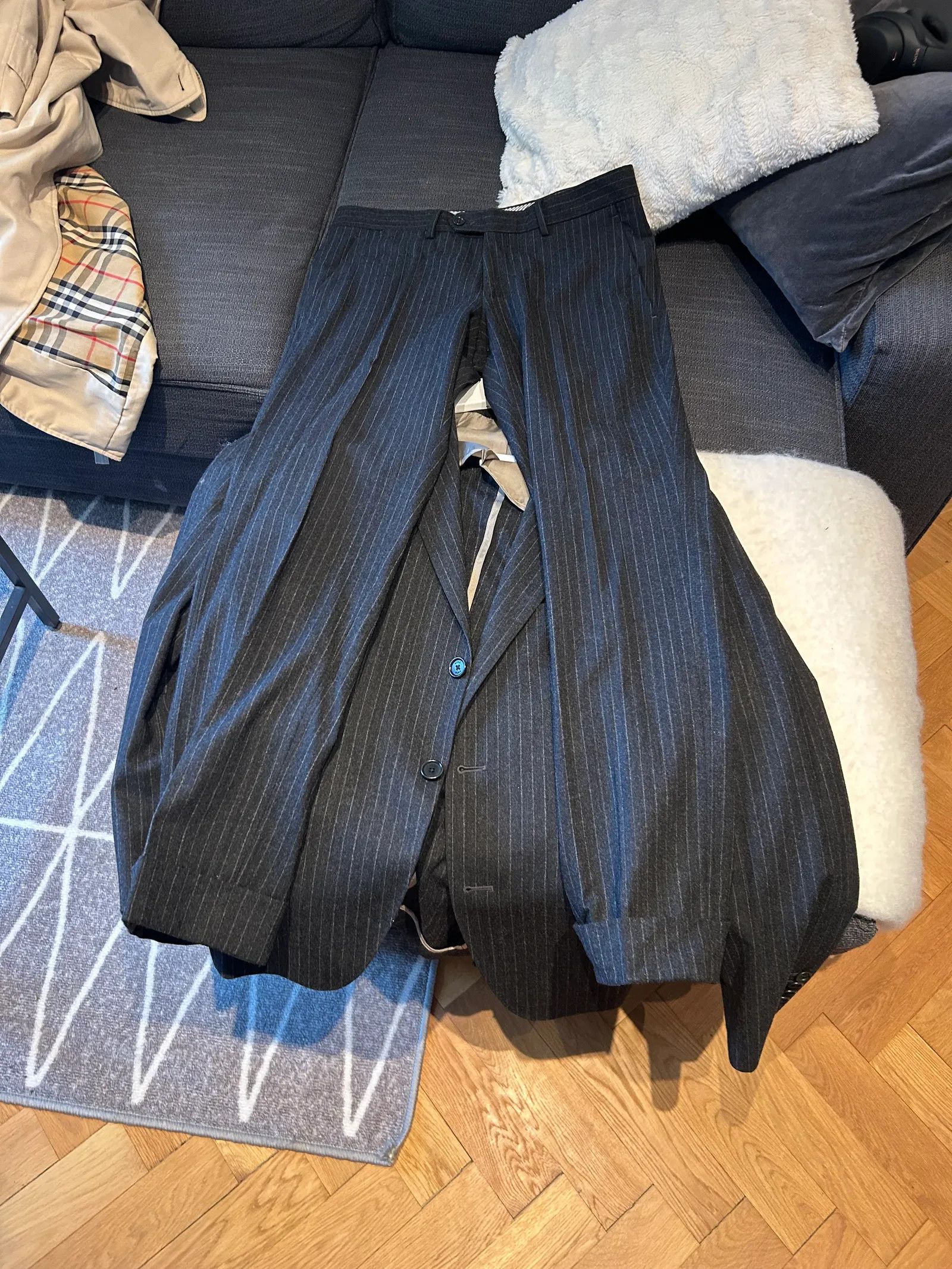 Born Rose & Born Suit Size 36R - 2 Thumbnail