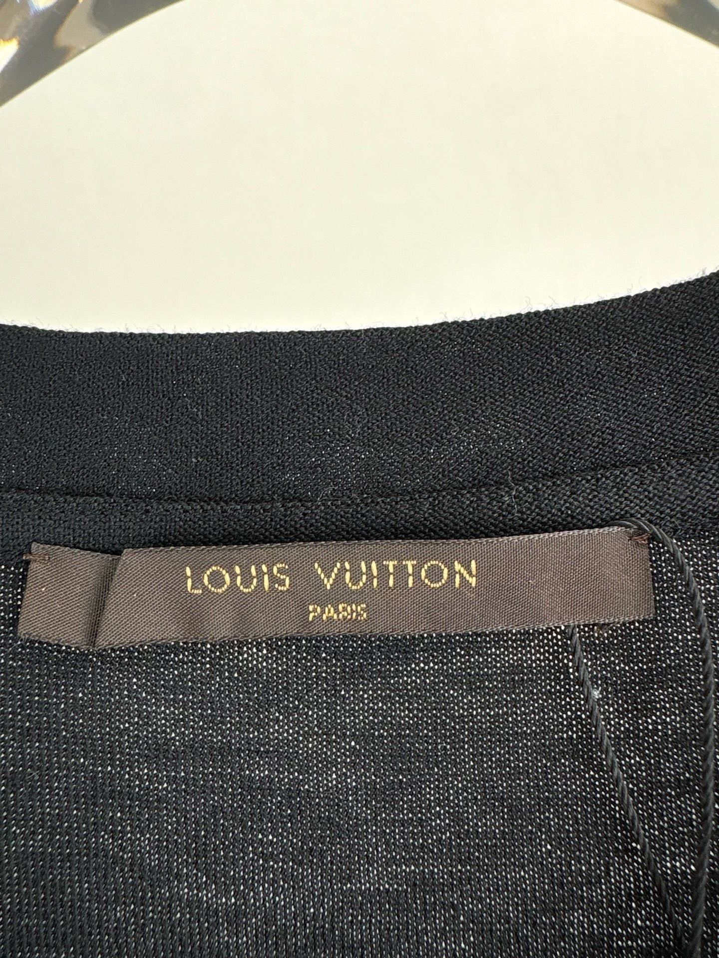 Louis Vuitton Louis Vuitton Panther Flocked T-Shirt Size XL Size US XL / EU 56 / 4 - 5 Thumbnail
