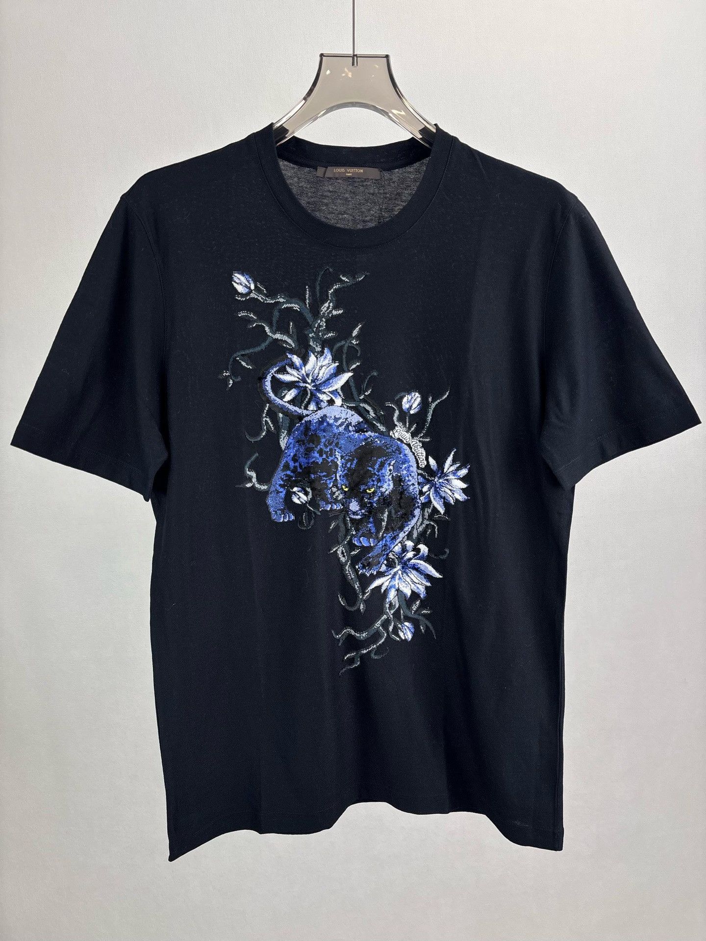 Louis Vuitton Louis Vuitton Panther Flocked T-Shirt Size XL Size US XL / EU 56 / 4 - 2 Thumbnail