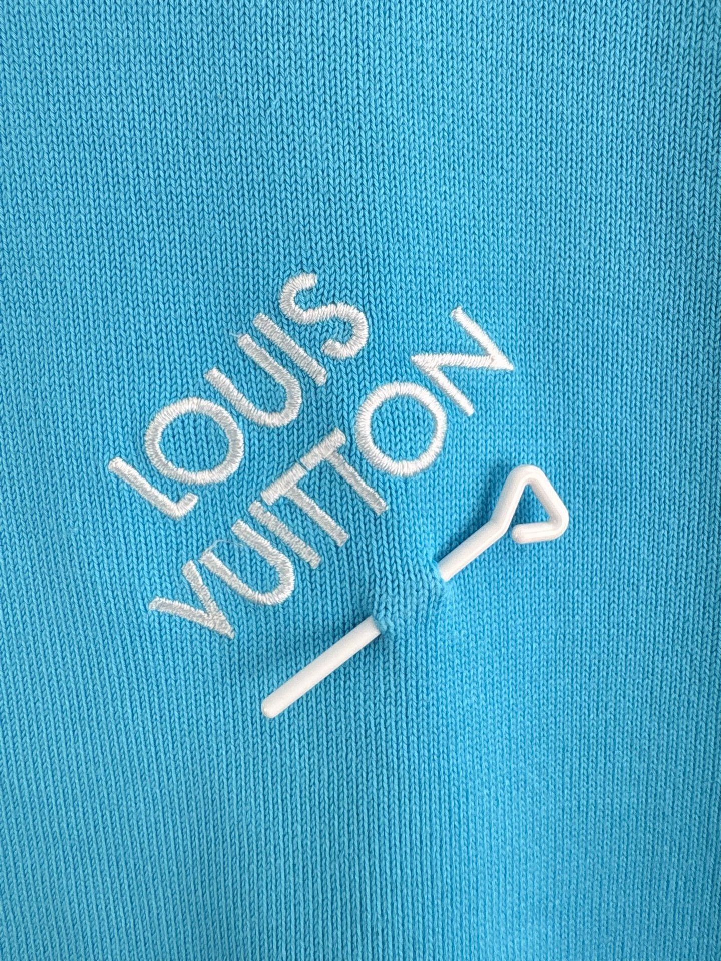 Louis Vuitton Louis Vuitton Pin Detail Knit T-Shirt XL Size US XL / EU 56 / 4 - 4 Thumbnail