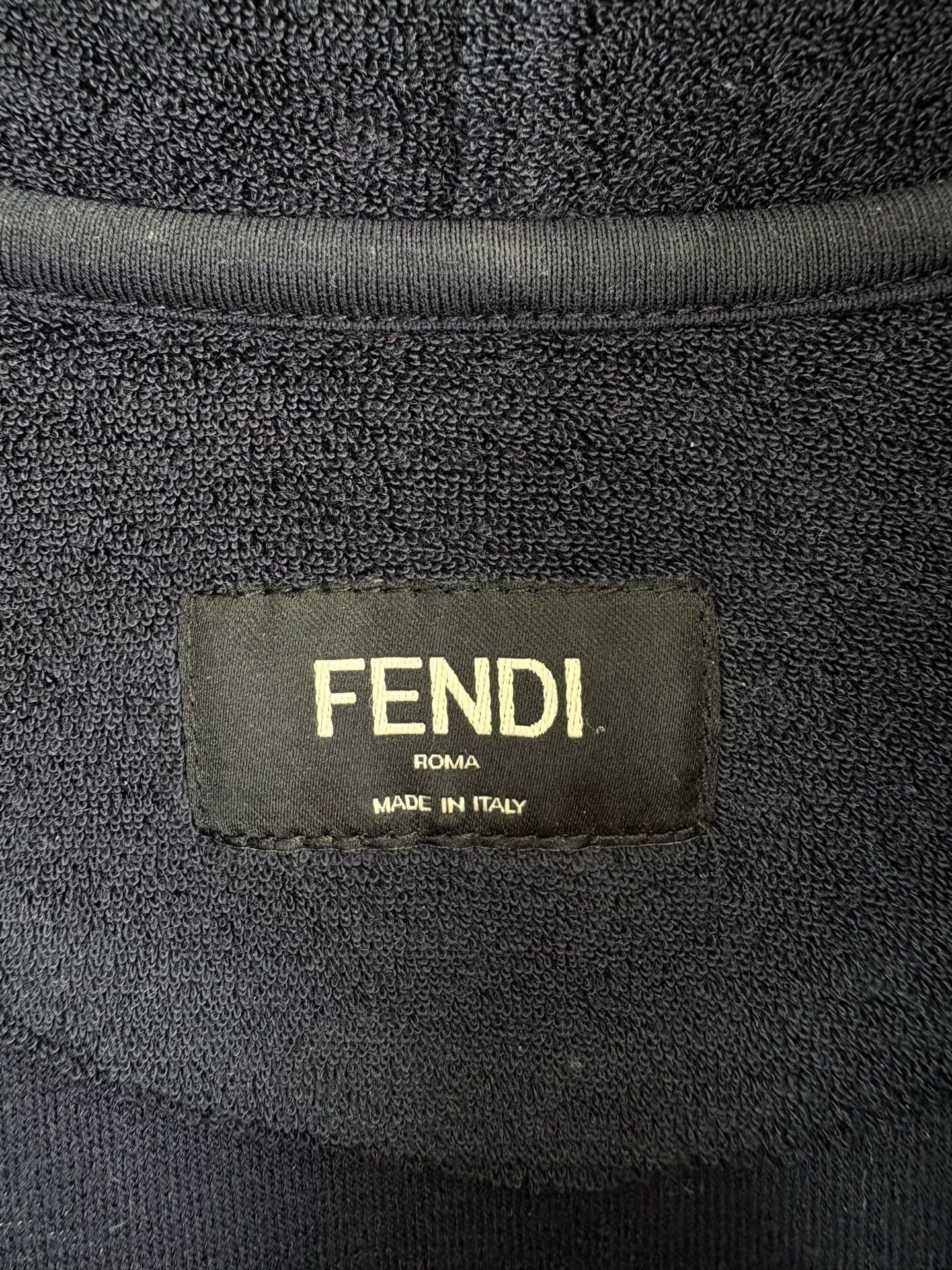 Fendi Fendi Embossed Logo Terry Hoodie XS Size US XS / EU 42 / 0 - 5 Thumbnail