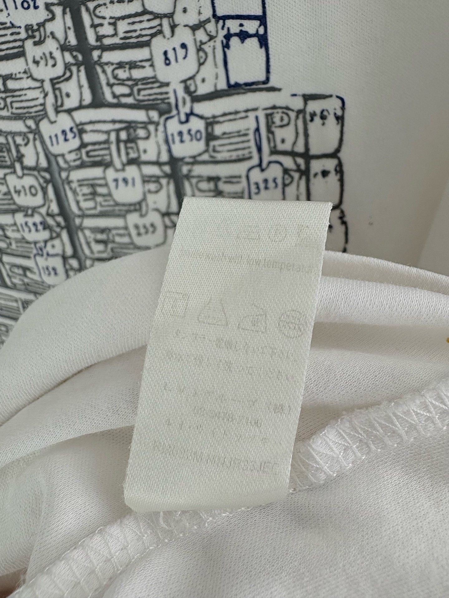 Louis Vuitton Louis Vuitton Graphic Trunk T-Shirt XL Size US XL / EU 56 / 4 - 6 Thumbnail
