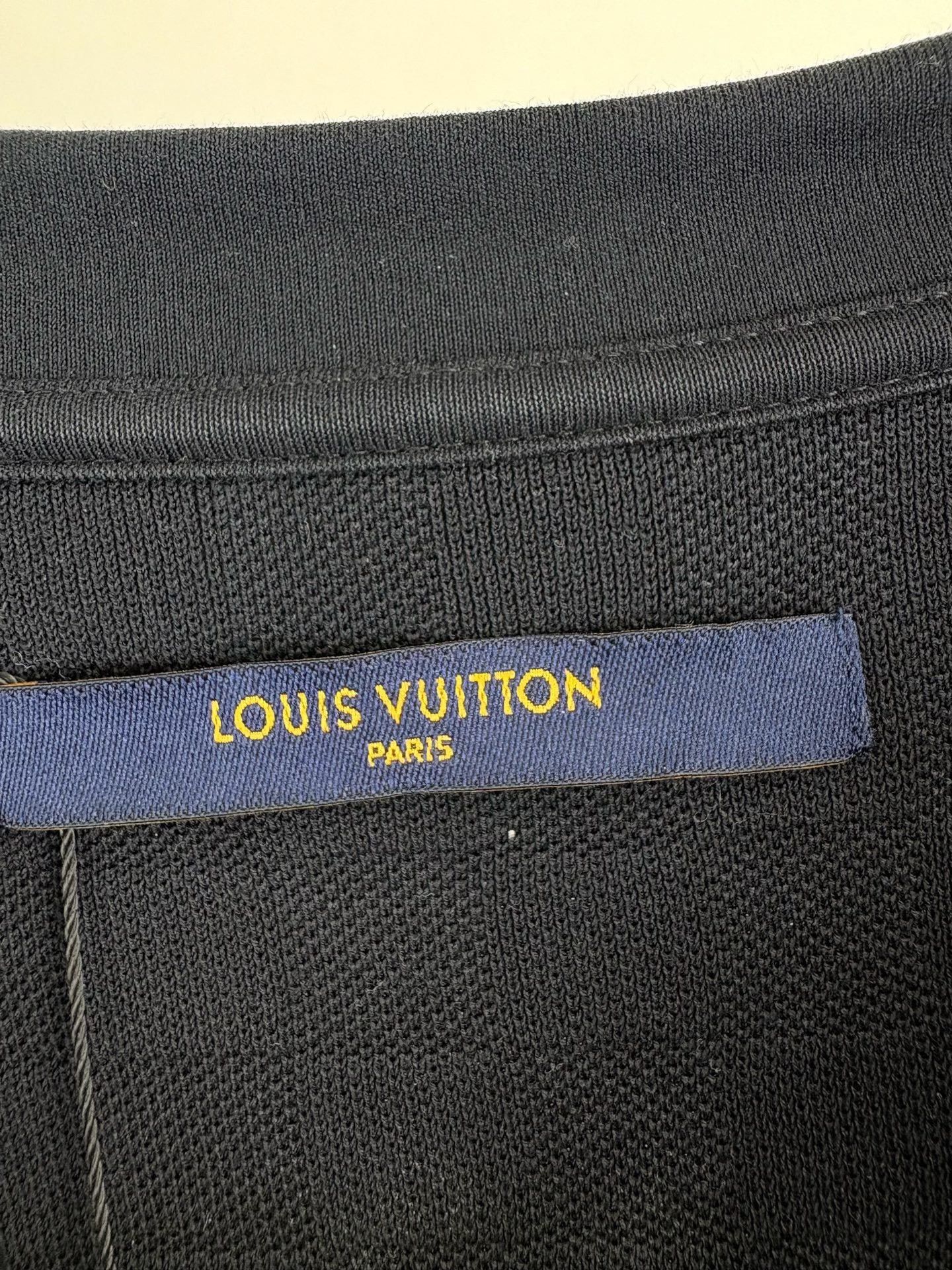 Louis Vuitton Louis Vuitton Damier Pocket T-Shirt XL Size US XL / EU 56 / 4 - 5 Thumbnail