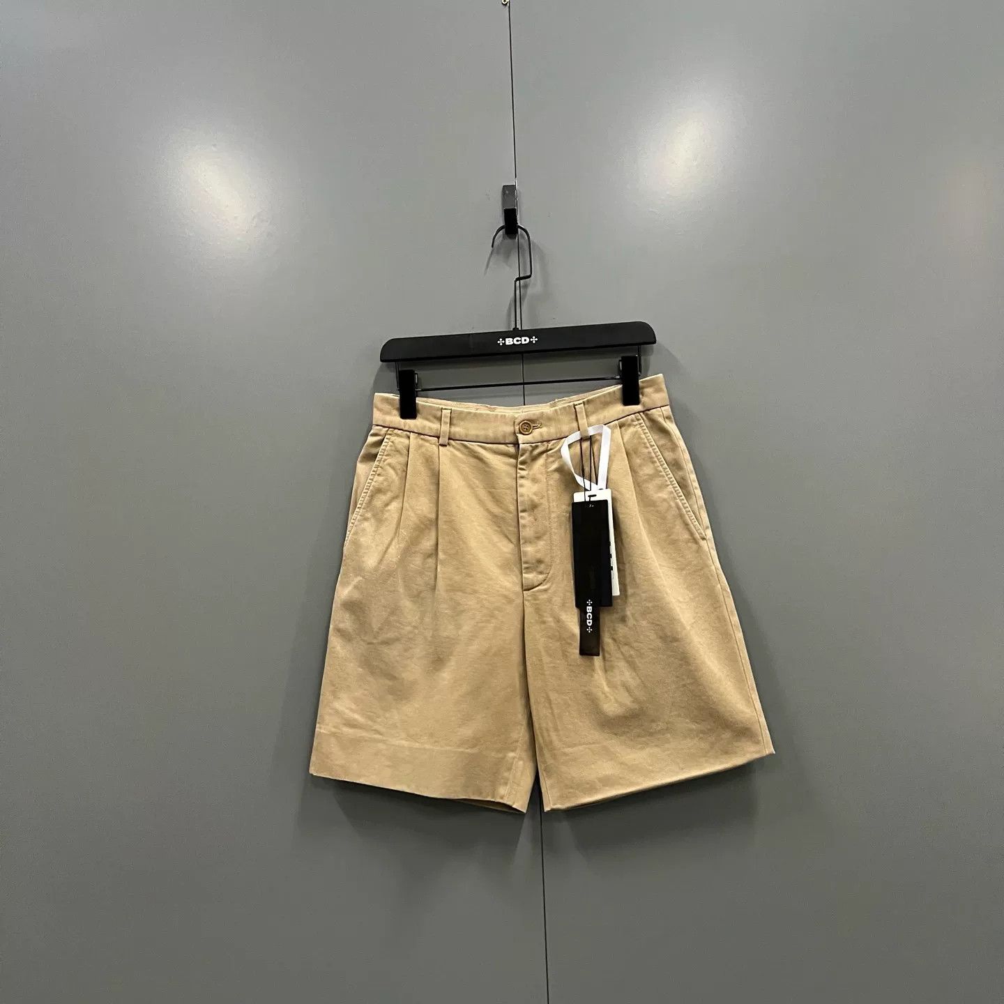 Gucci Gucci Pineapple Embroidered Shorts US 28 Size US 28 / EU 44 - 2 Thumbnail