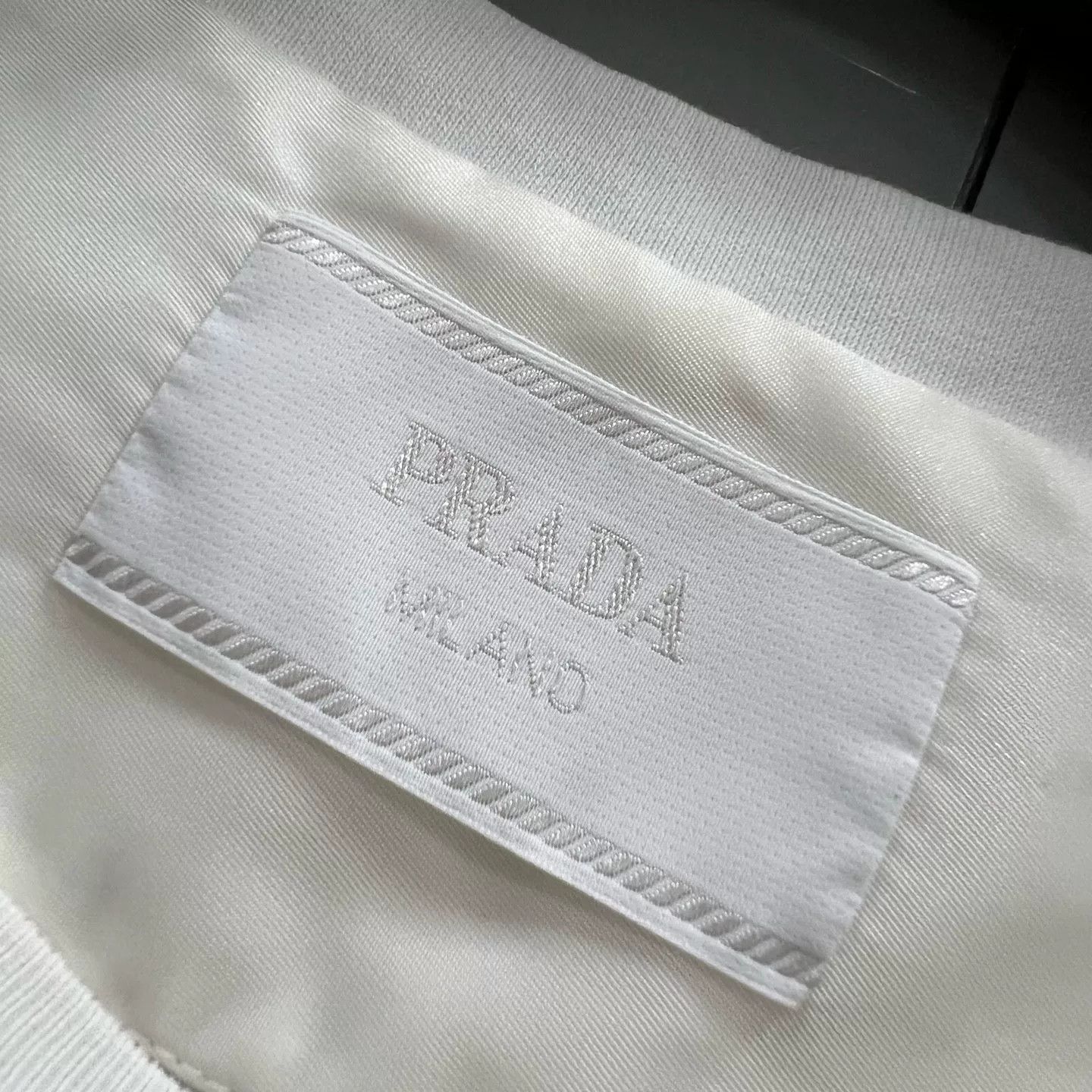 Prada Prada Triangle Logo Pocket T-Shirt Size L Size US L / EU 52-54 / 3 - 4 Thumbnail