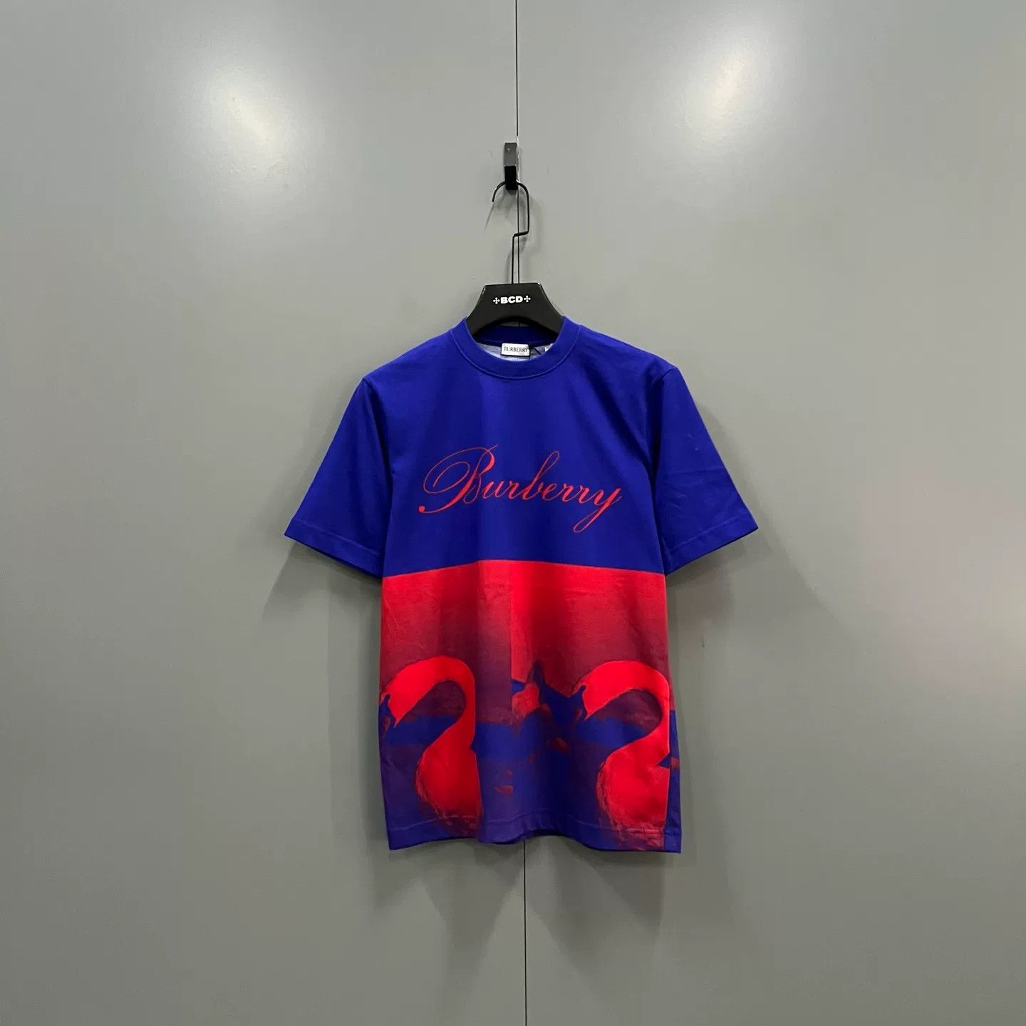 Burberry Burberry Swan Print T-Shirt XS Size US XS / EU 42 / 0 - 2 Thumbnail