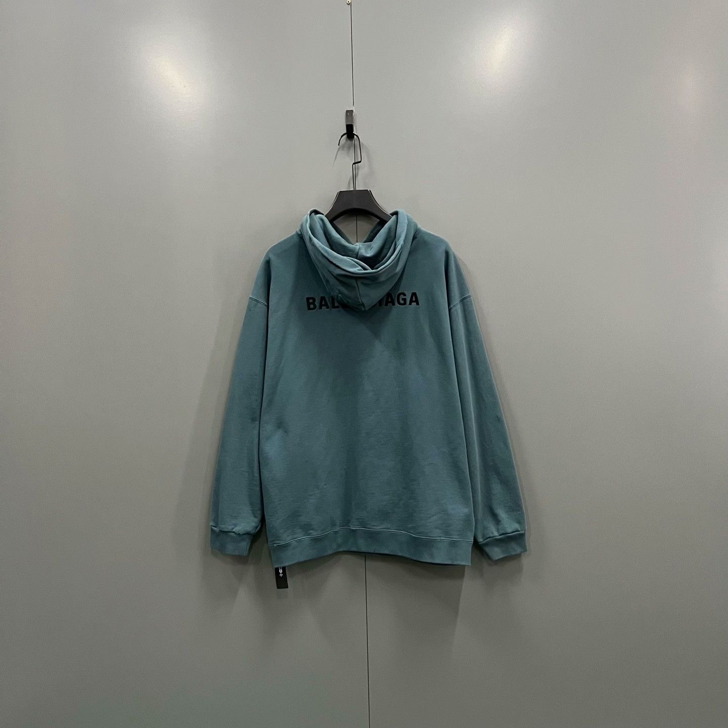 Balenciaga Balenciaga Back Logo Embroidered Hoodie Size L Size US L / EU 52-54 / 3 - 3 Thumbnail