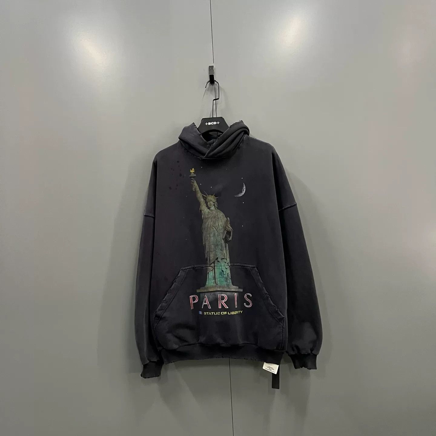 Balenciaga Balenciaga Statue of Liberty Print Hoodie Size 2 Size US M / EU 48-50 / 2 - 2 Thumbnail