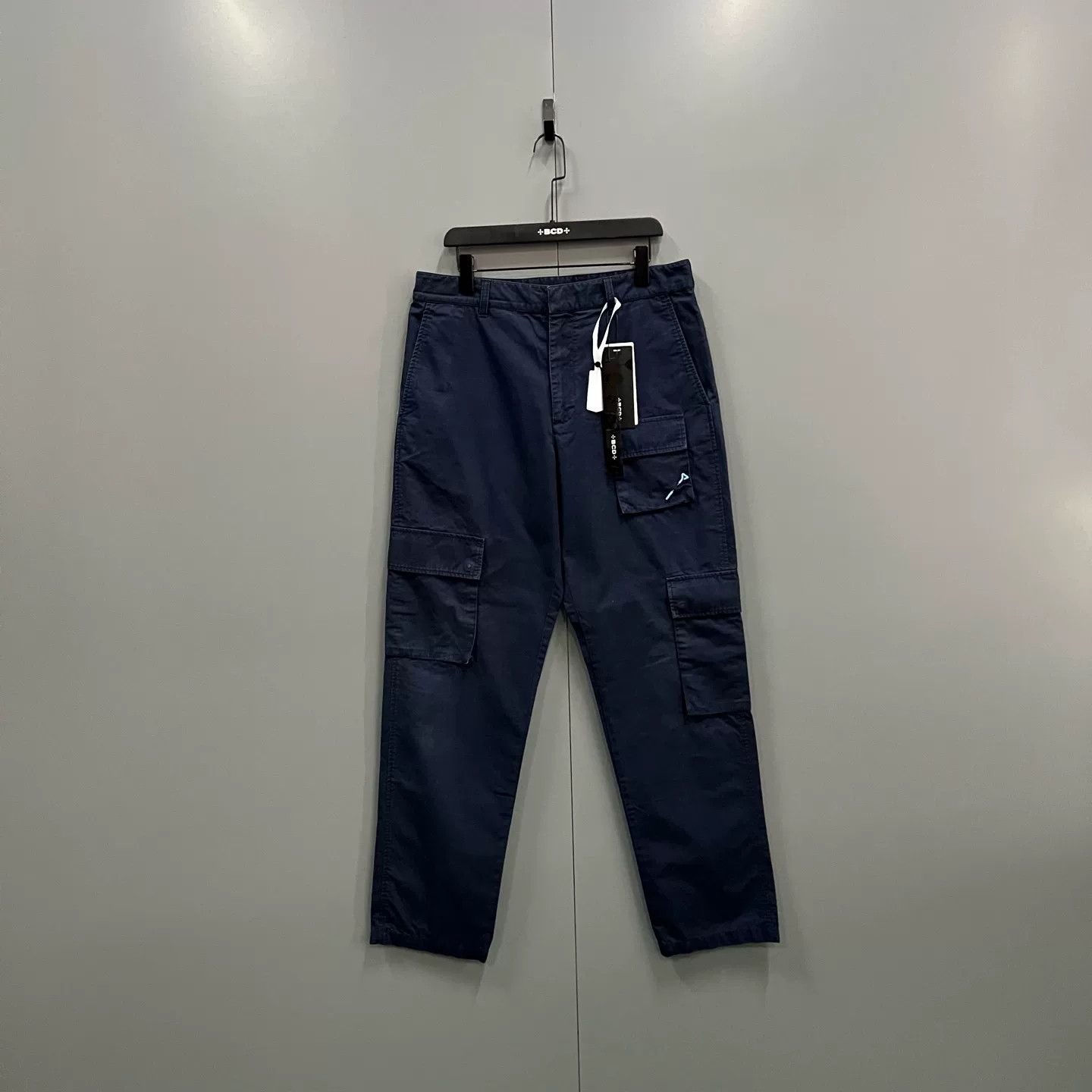 Louis Vuitton Louis Vuitton Navy Straight Cargo Pants 44 Size US 28 / EU 44 - 2 Thumbnail