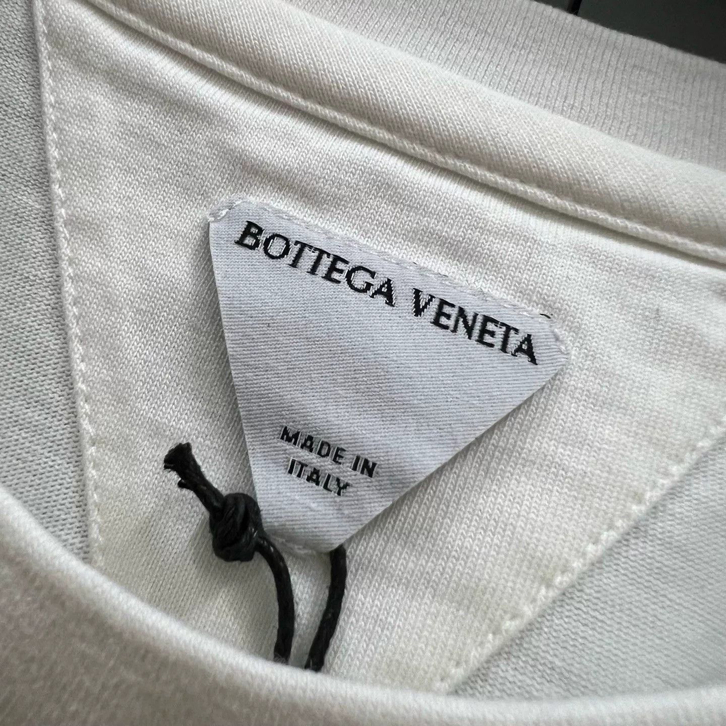 Bottega Veneta Bottega Veneta Embroidered Logo T-Shirt L Size US L / EU 52-54 / 3 - 4 Thumbnail