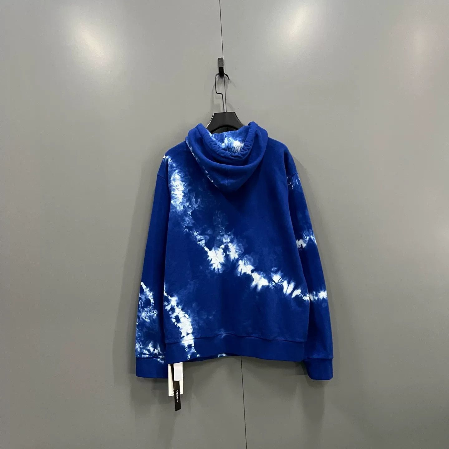 Louis Vuitton Louis Vuitton Tie-Dye Metal Logo Hoodie XL Size US XL / EU 56 / 4 - 3 Thumbnail