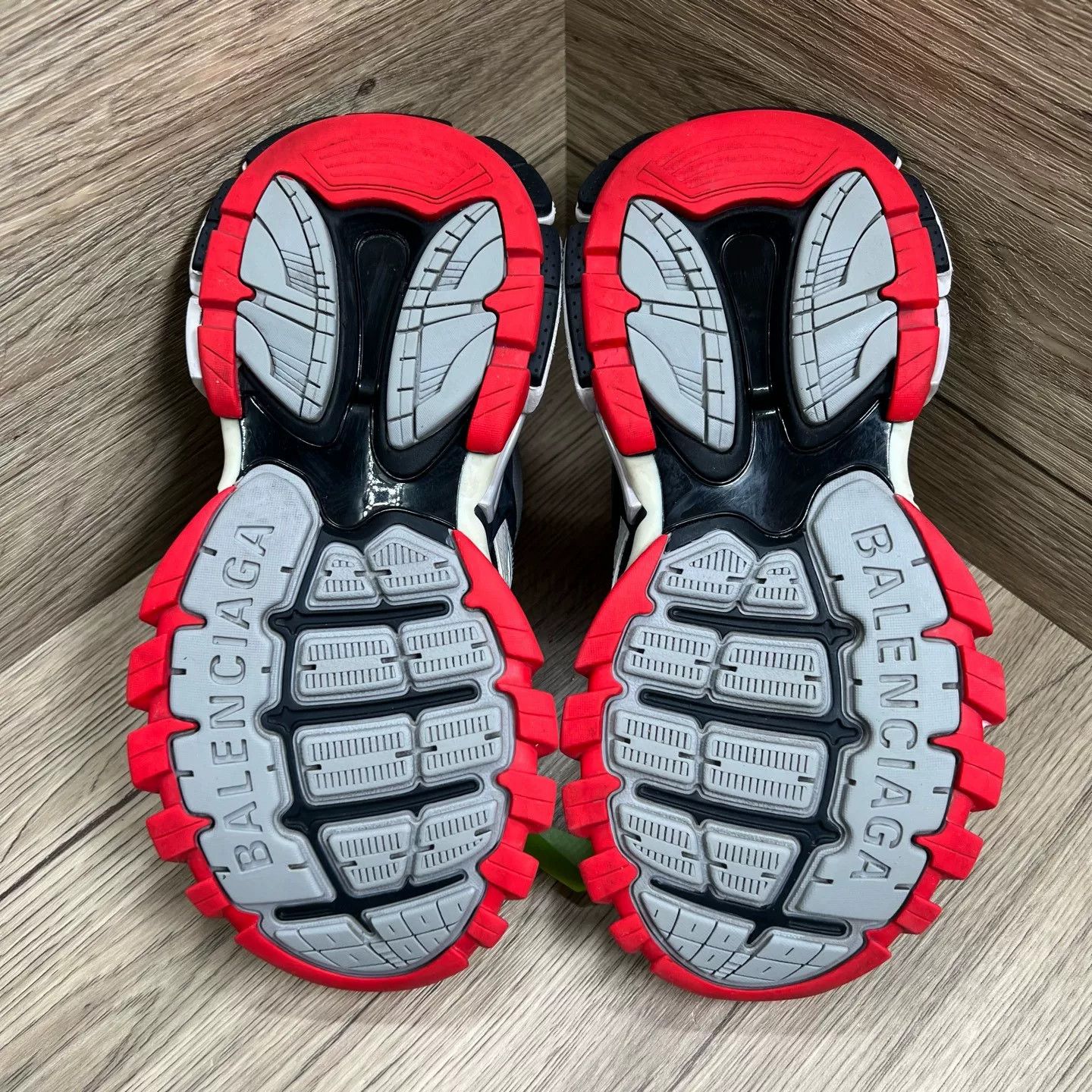 Balenciaga Balenciaga Red Gray Track 2.0 Sneakers Size 35 Size US 5 / IT 35 - 6 Thumbnail