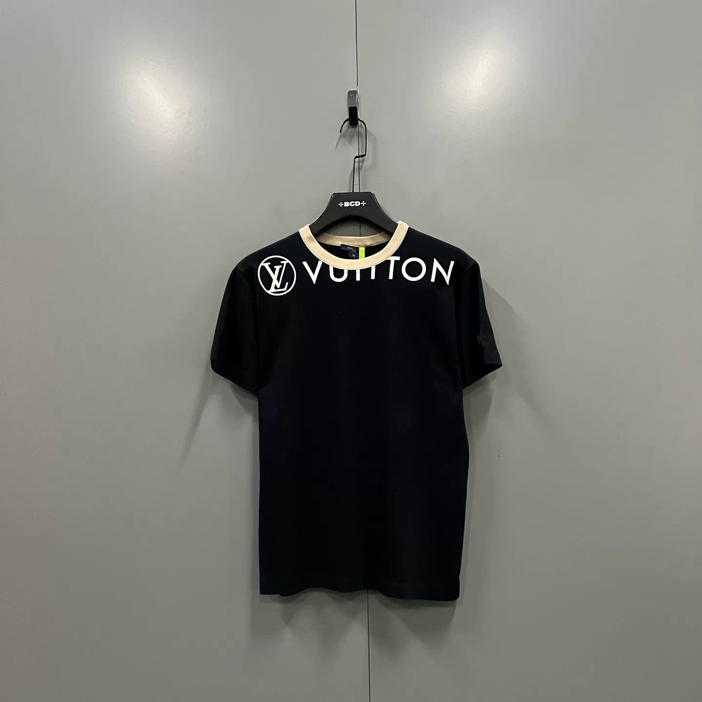 Louis Vuitton Louis Vuitton Logo Collar T-Shirt XS Size US XS / EU 42 / 0 - 2 Thumbnail