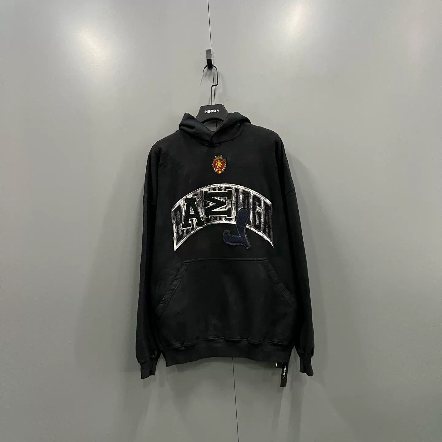 Balenciaga Balenciaga Distressed Embroidered Logo Hoodie Size 1 Size US S / EU 44-46 / 1 - 2 Thumbnail