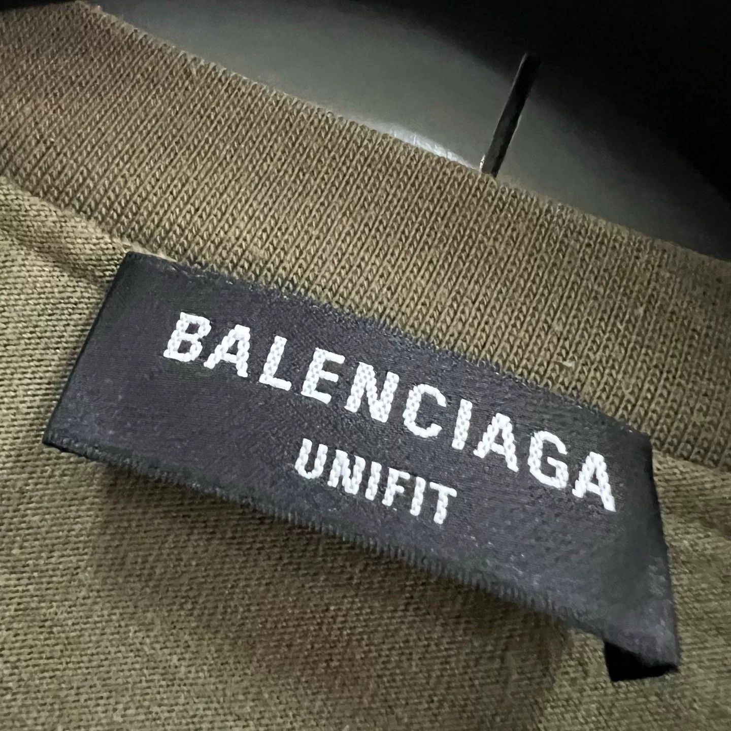 Balenciaga Balenciaga Distressed Short Sleeve T-Shirt Size 3 Size US L / EU 52-54 / 3 - 4 Thumbnail