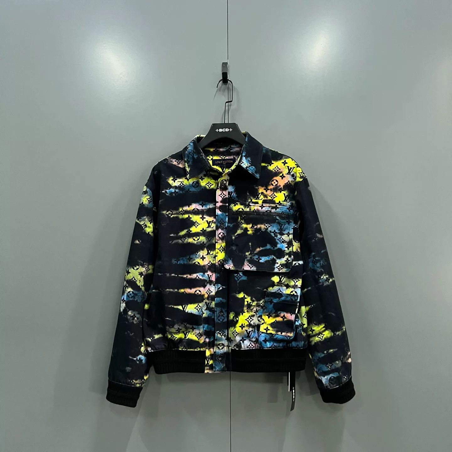 Louis Vuitton Louis Vuitton Monogram Tie-Dye Denim Jacket Size M Size US M / EU 48-50 / 2 - 2 Thumbnail