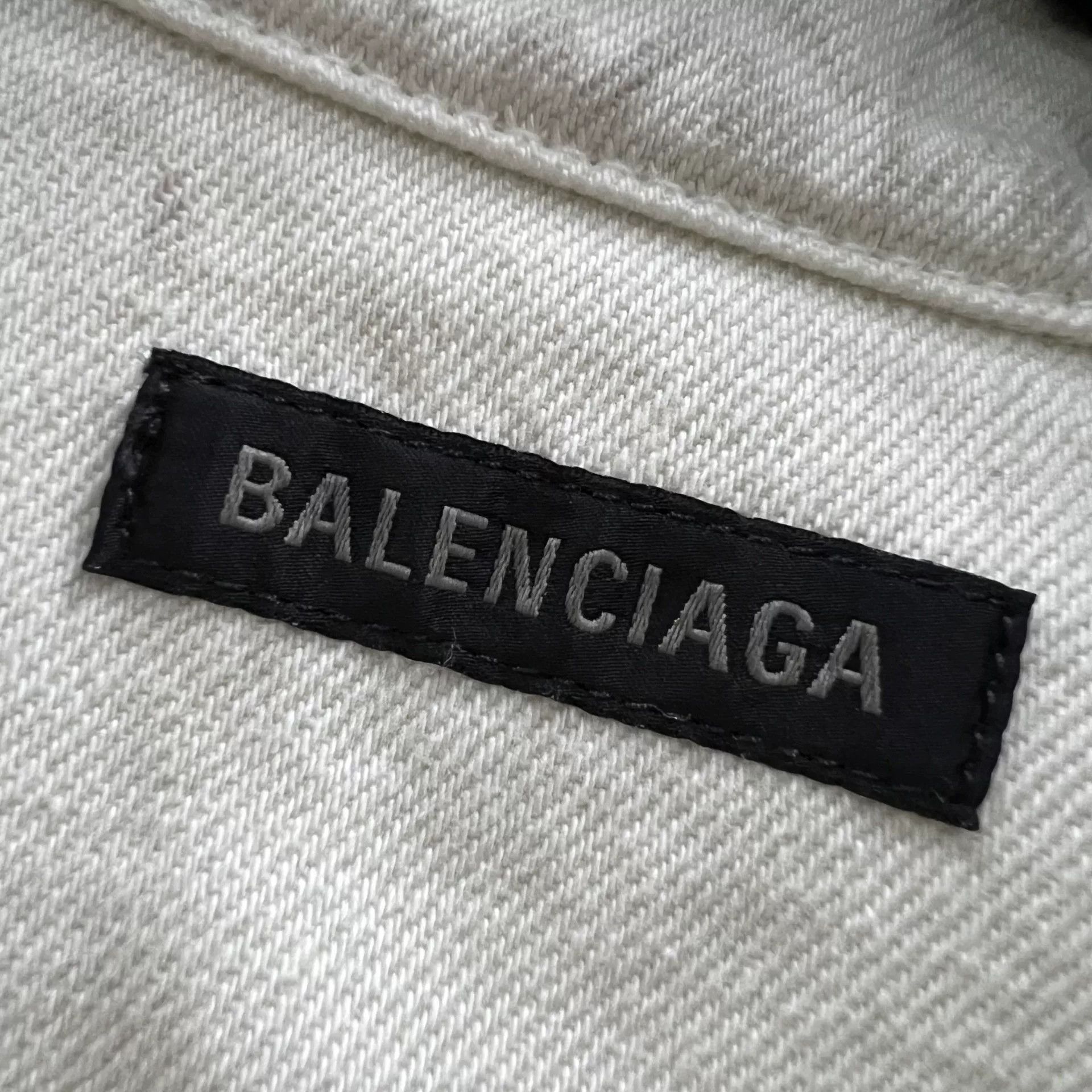 Balenciaga Balenciaga Distressed BB Embroidered Shirt S Size US S / EU 44-46 / 1 - 4 Thumbnail