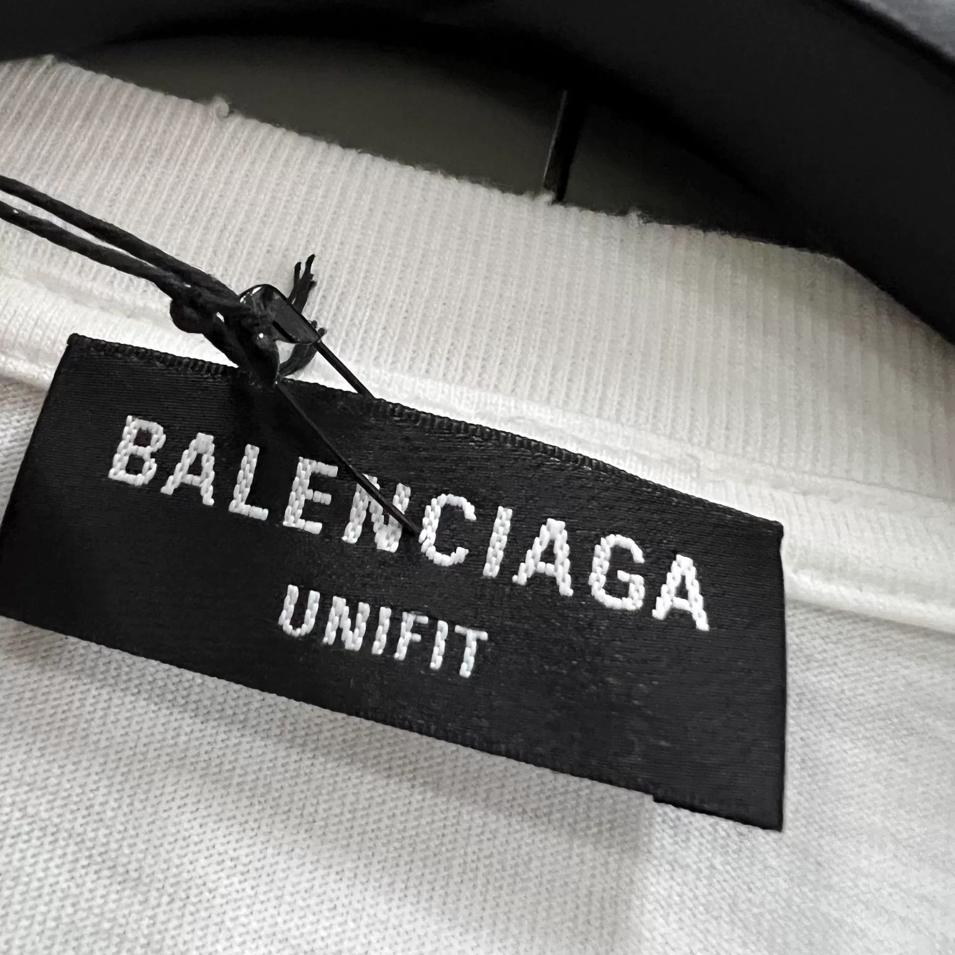 Balenciaga Balenciaga Blurred Logo Distressed T-Shirt Size S Size US S / EU 44-46 / 1 - 4 Thumbnail