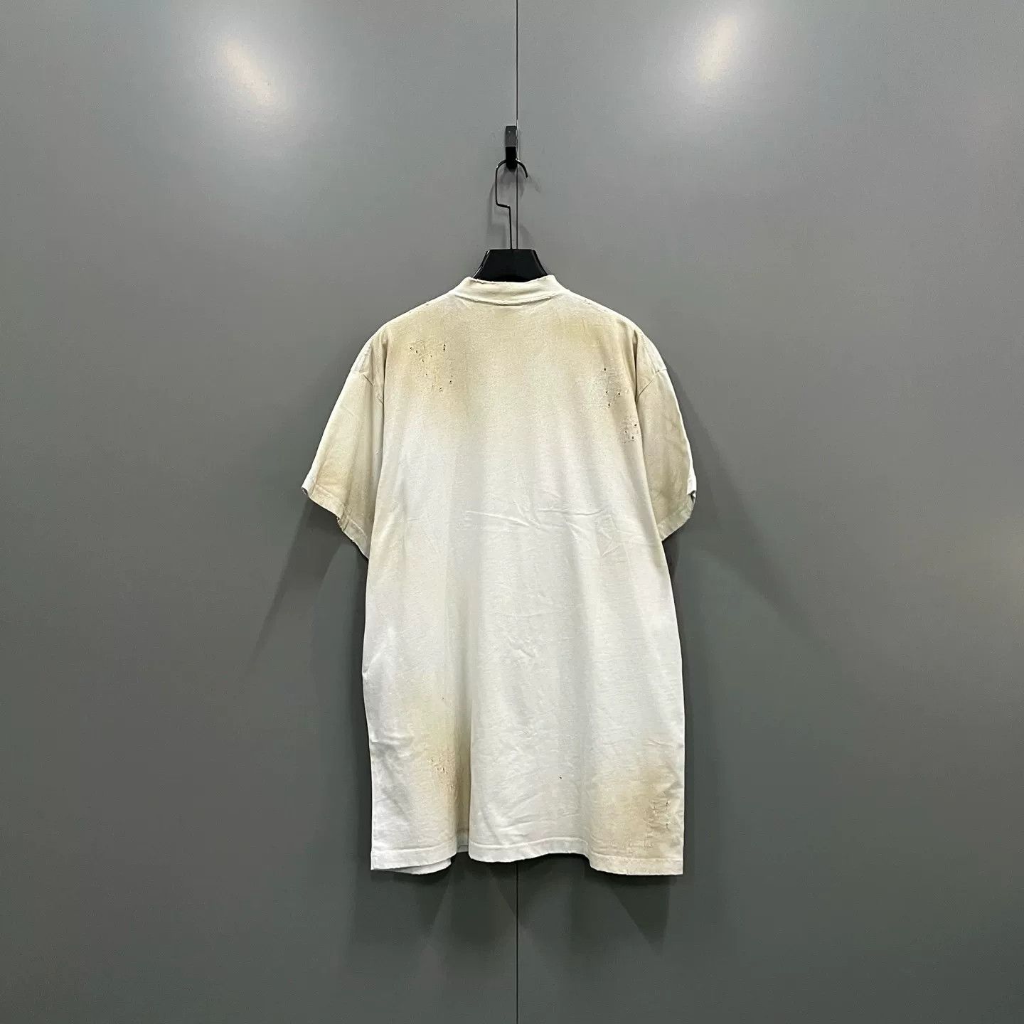 Balenciaga Balenciaga Distressed Crest Logo T-Shirt Size 1 Size US S / EU 44-46 / 1 - 3 Thumbnail