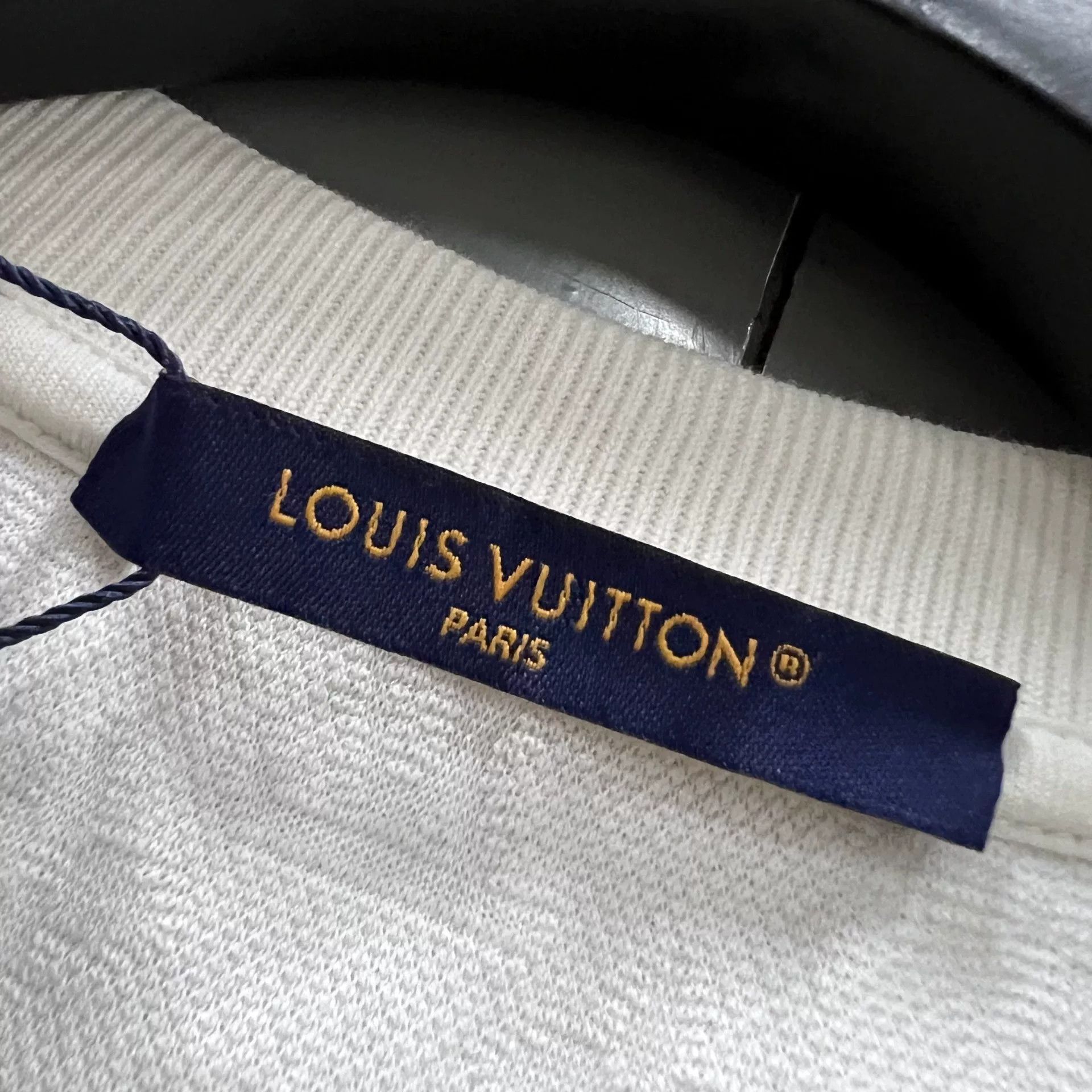 Louis Vuitton Louis Vuitton Monogram 3D Pocket T-Shirt L Size US L / EU 52-54 / 3 - 4 Thumbnail